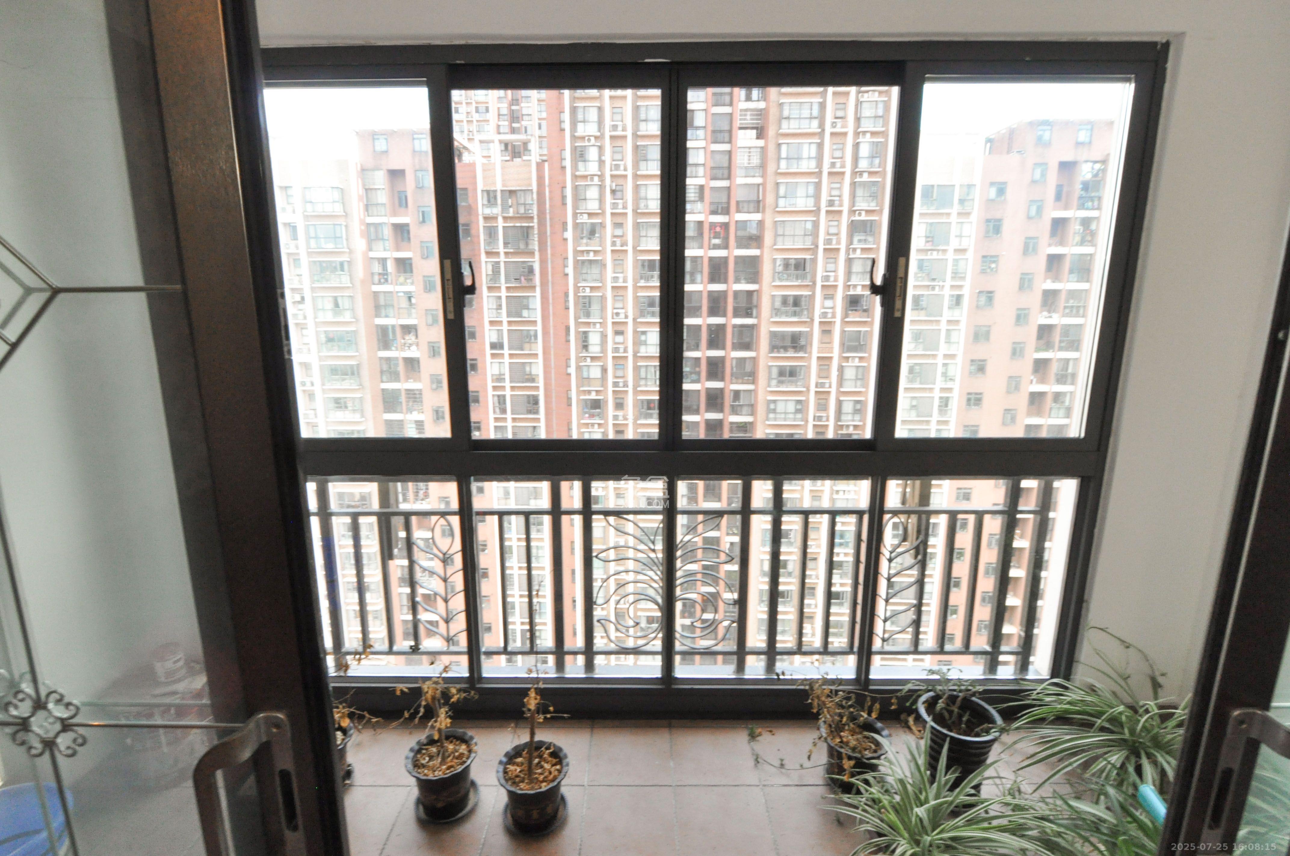 沁园春御院 3室2厅2卫 3500.0元/月 沁园春御院 3室2厅2卫 3500.0元/月室内图