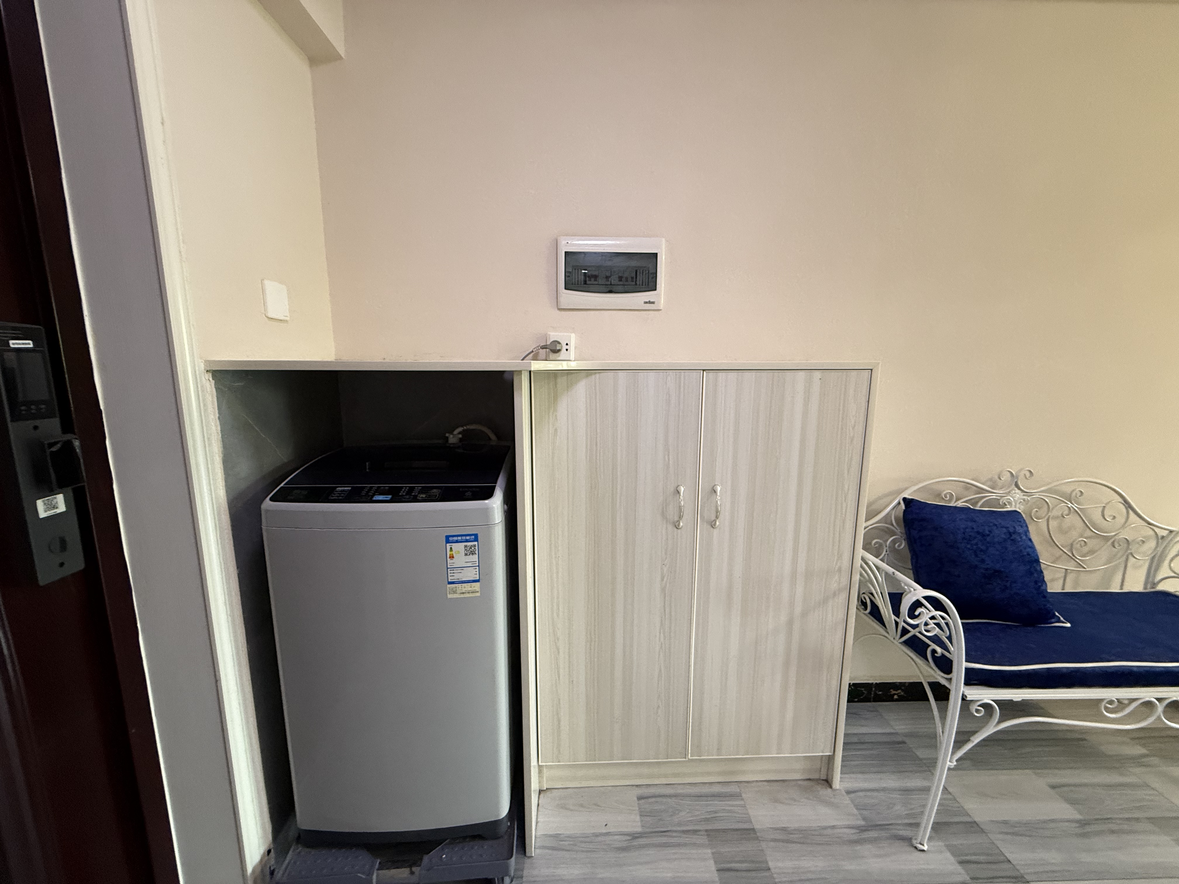 东方曼哈顿 1室1厅1卫 1300.0元/月 东方曼哈顿 1室1厅1卫 1300.0元/月室内图