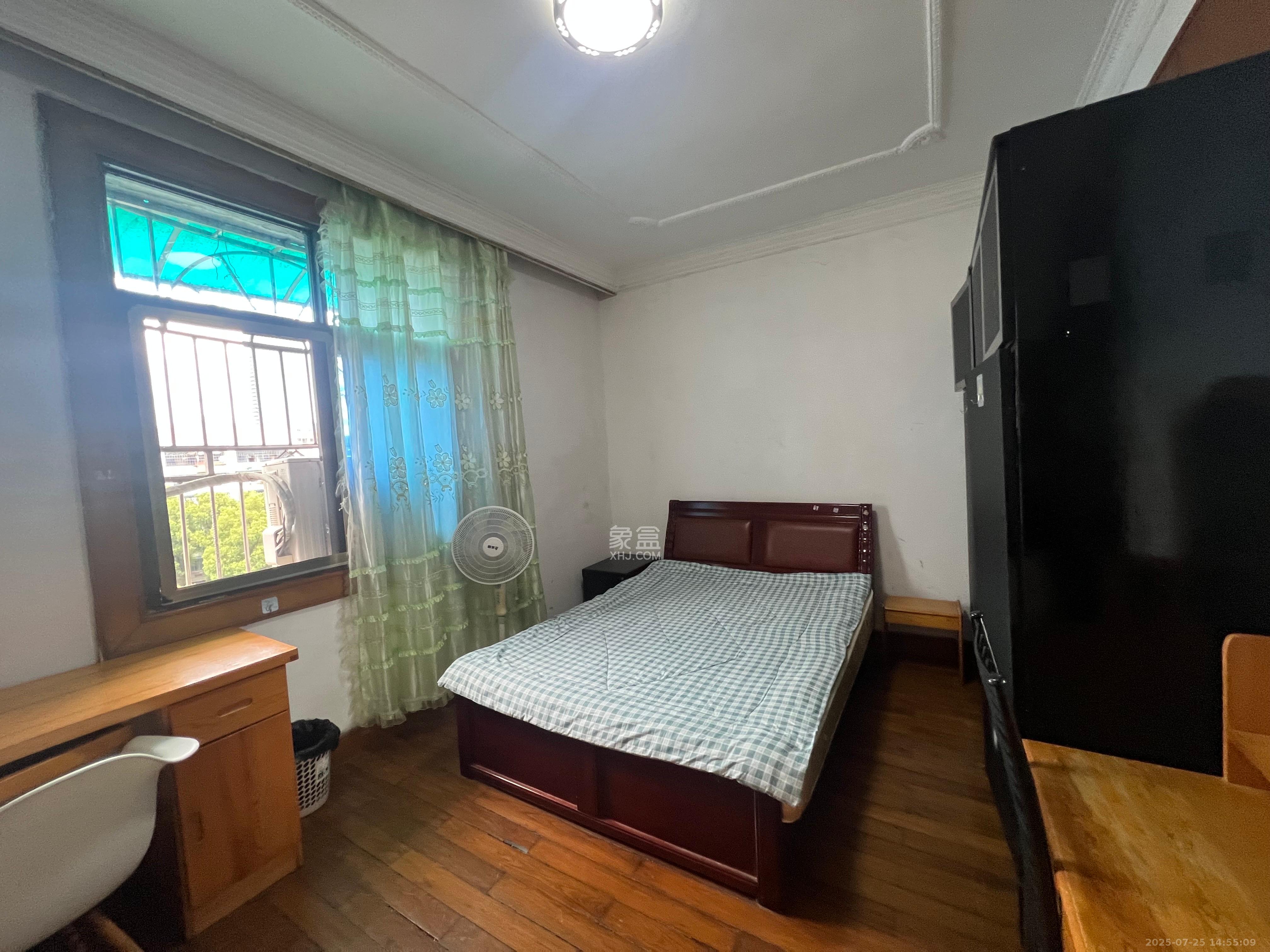 市直属机关宿舍 3室1厅1卫 1500.0元/月 市直属机关宿舍 3室1厅1卫 1500.0元/月室内图