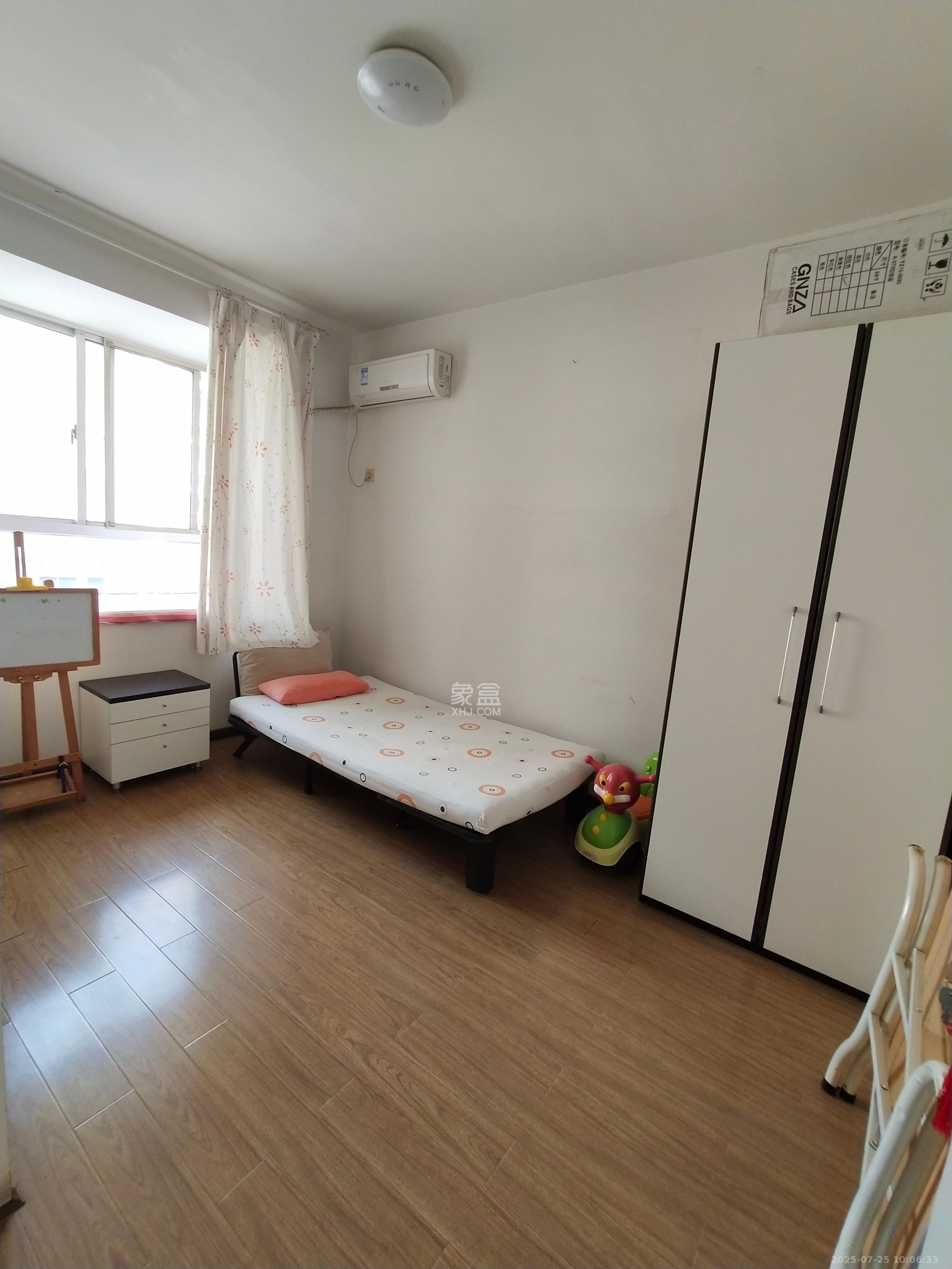 麓谷雅园 3室2厅1卫 2800.0元/月 麓谷雅园 3室2厅1卫 2800.0元/月室内图