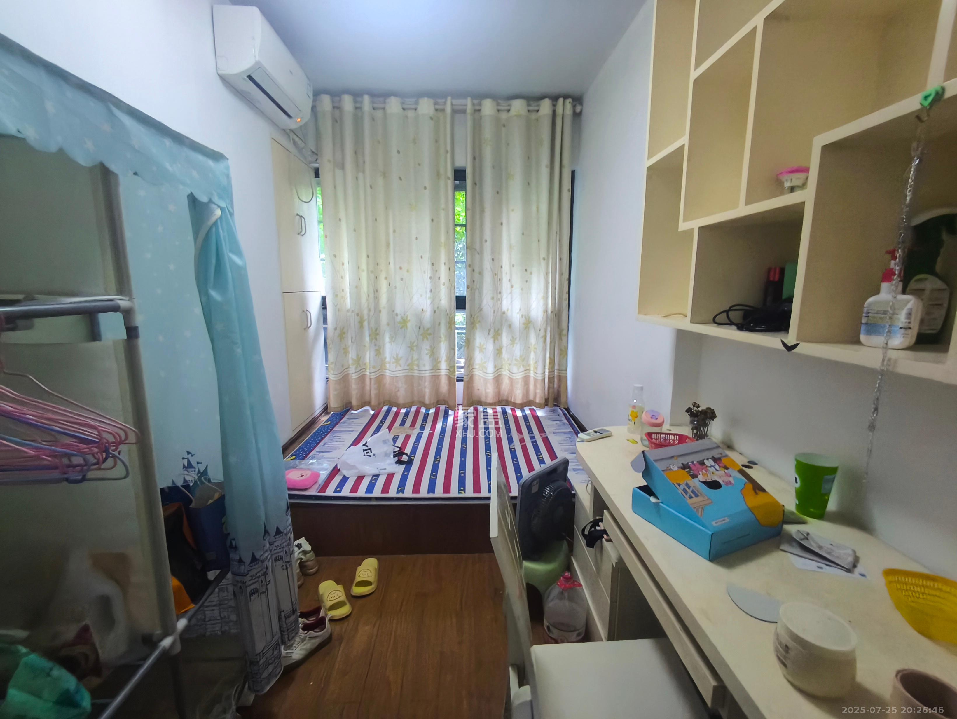 保利麓谷林语A区  3室2厅1卫    2000.0元/月室内图