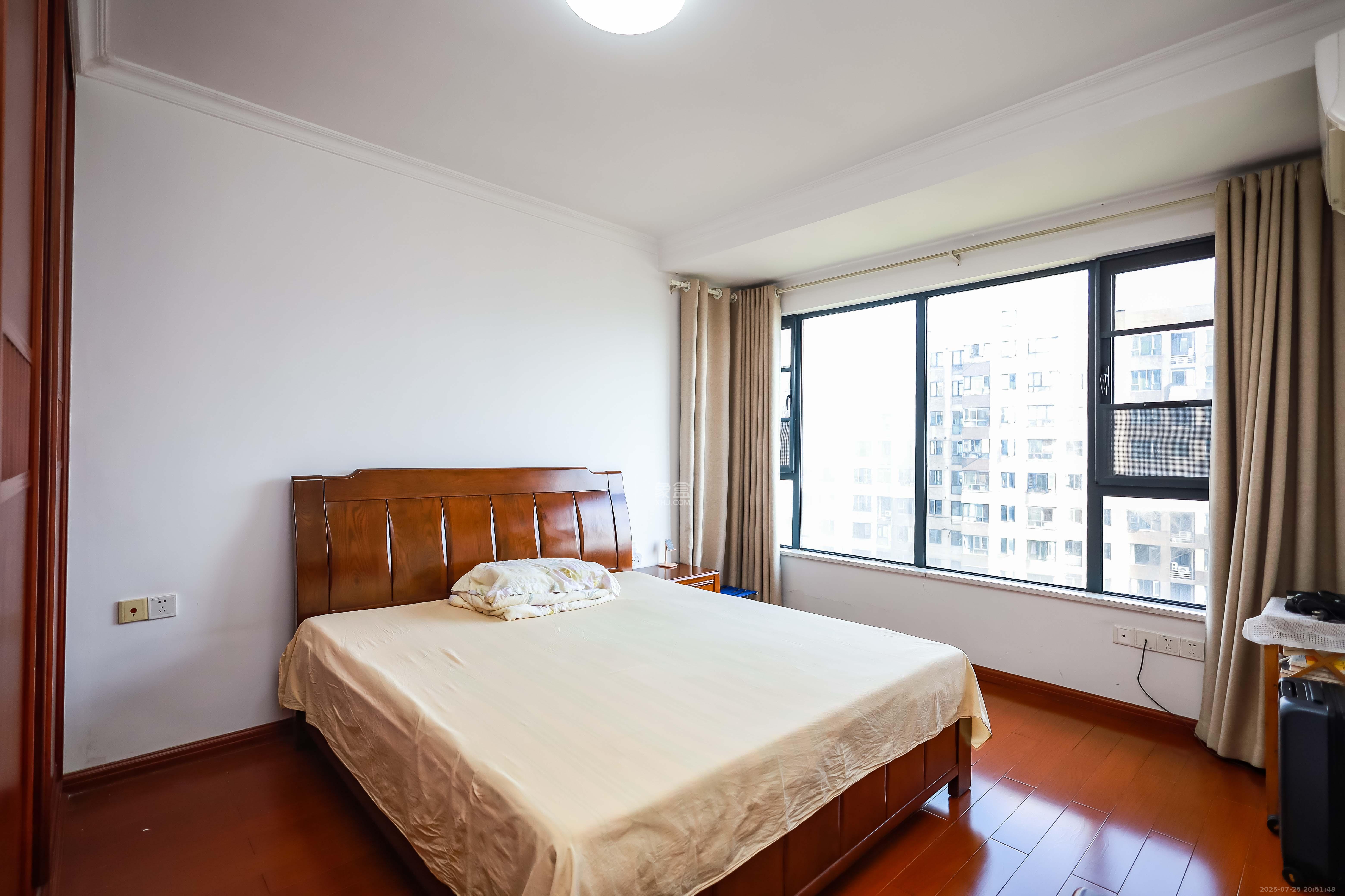 长房时代城 3室2厅1卫 95.0万 长房时代城 3室2厅1卫 95.0万卧室