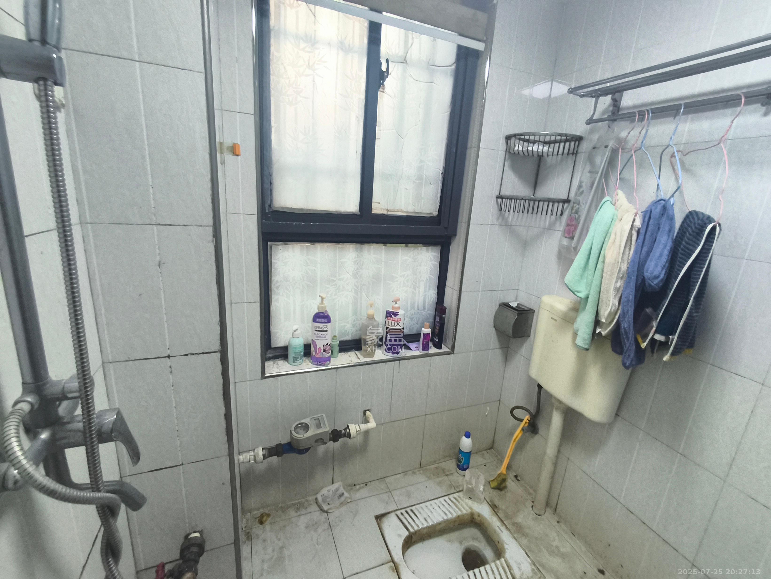 保利麓谷林语A区  3室2厅1卫    2000.0元/月室内图