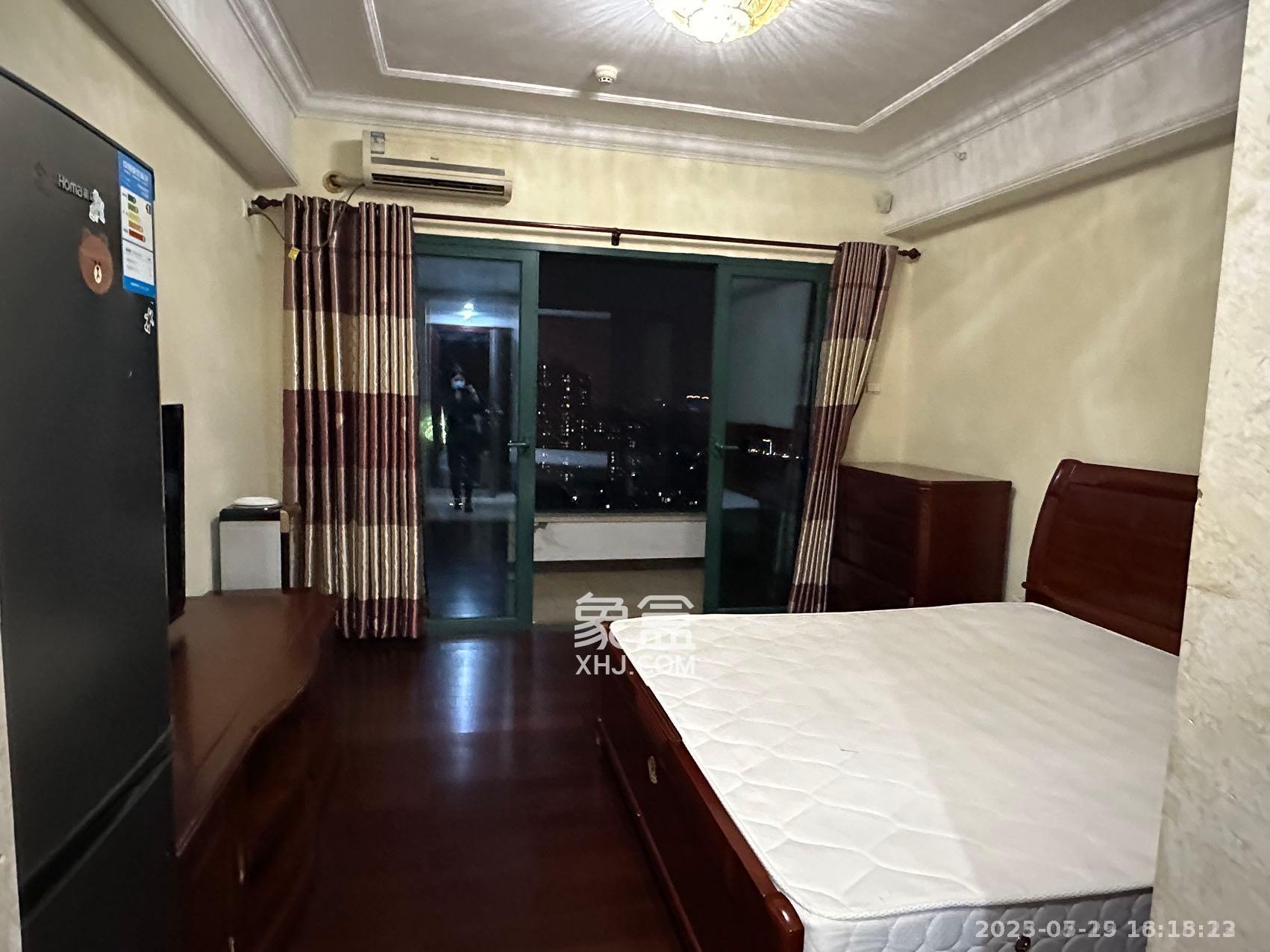 恒大华府  1室1厅1卫    1300.0元/月 恒大华府  1室1厅1卫    1300.0元/月室内图