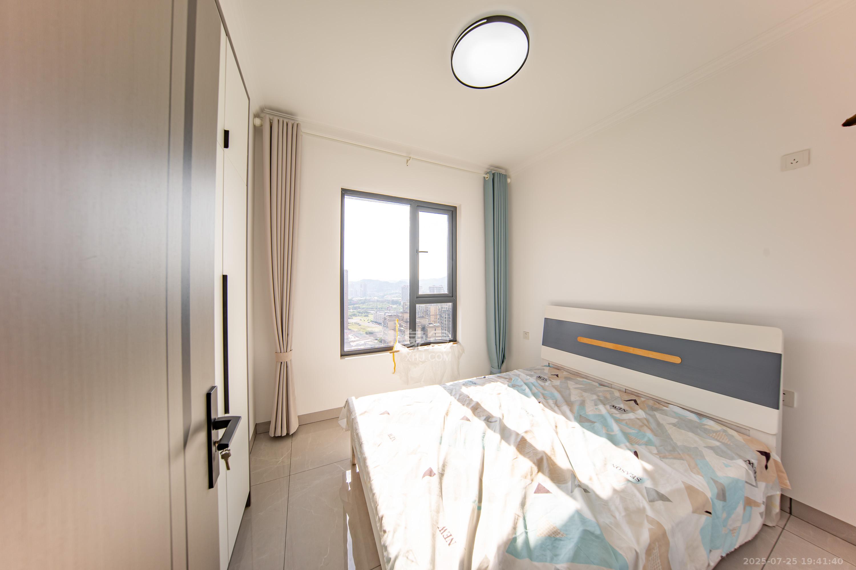 蔷薇国际  3室2厅2卫    81.8万 蔷薇国际  3室2厅2卫    81.8万卧室