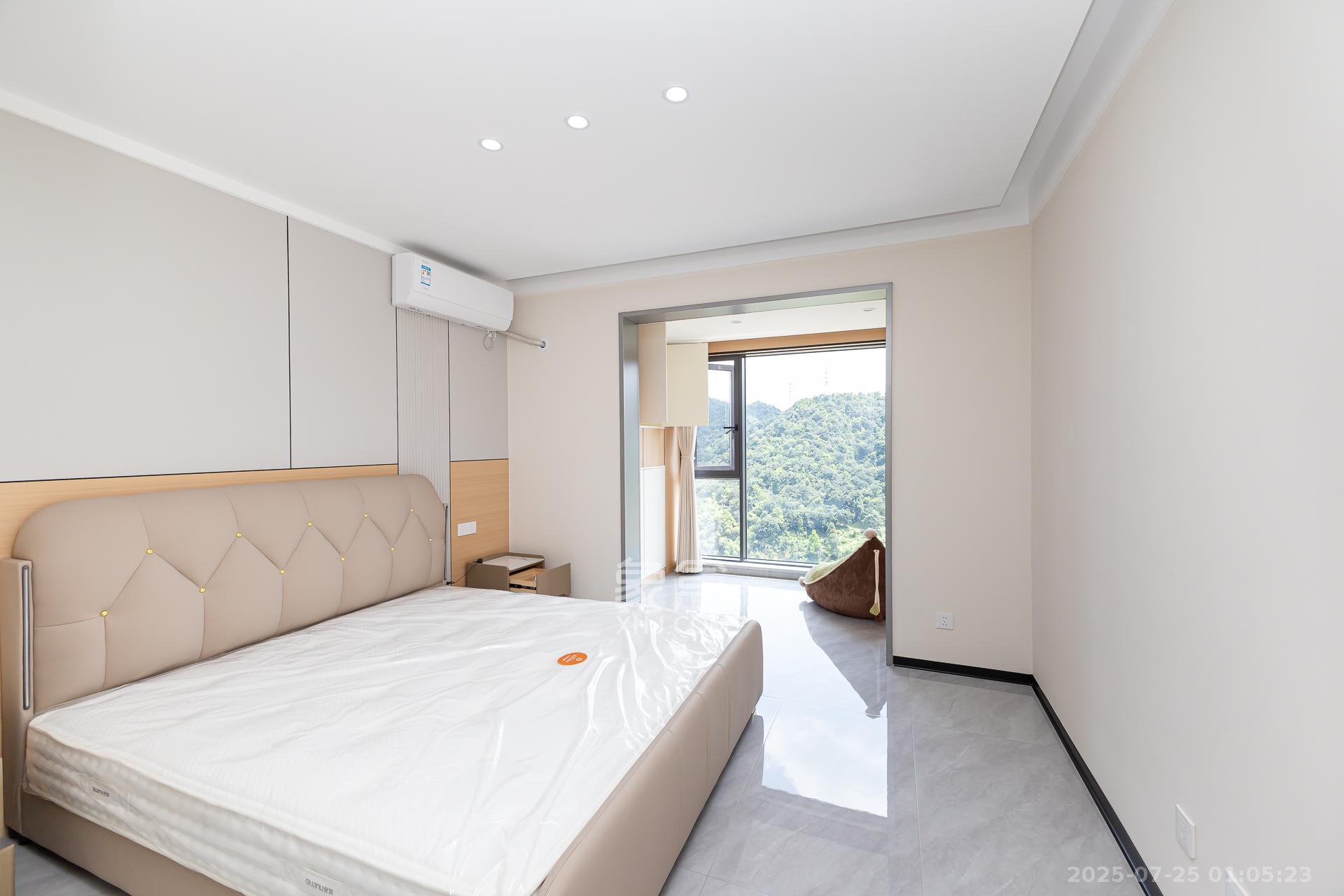 龙湖璟宸原著(龙湖紫宸) 4室2厅2卫 142.0万 龙湖璟宸原著(龙湖紫宸) 4室2厅2卫 142.0万卧室