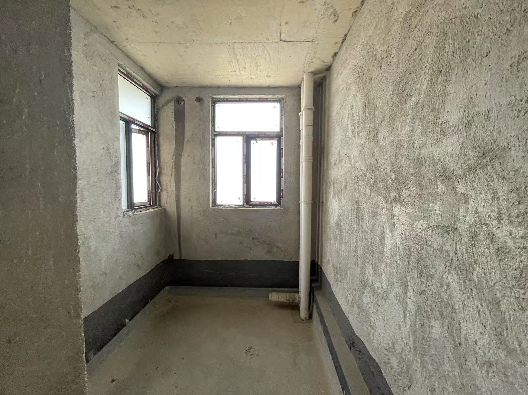 新合作外滩首府 4室2厅2卫 55.0万 新合作外滩首府 4室2厅2卫 55.0万客厅