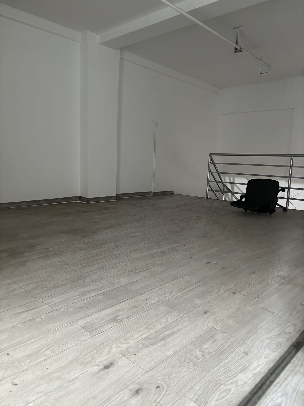 万恒白金汉宫  3室0厅0卫   3700.00元/月户型图