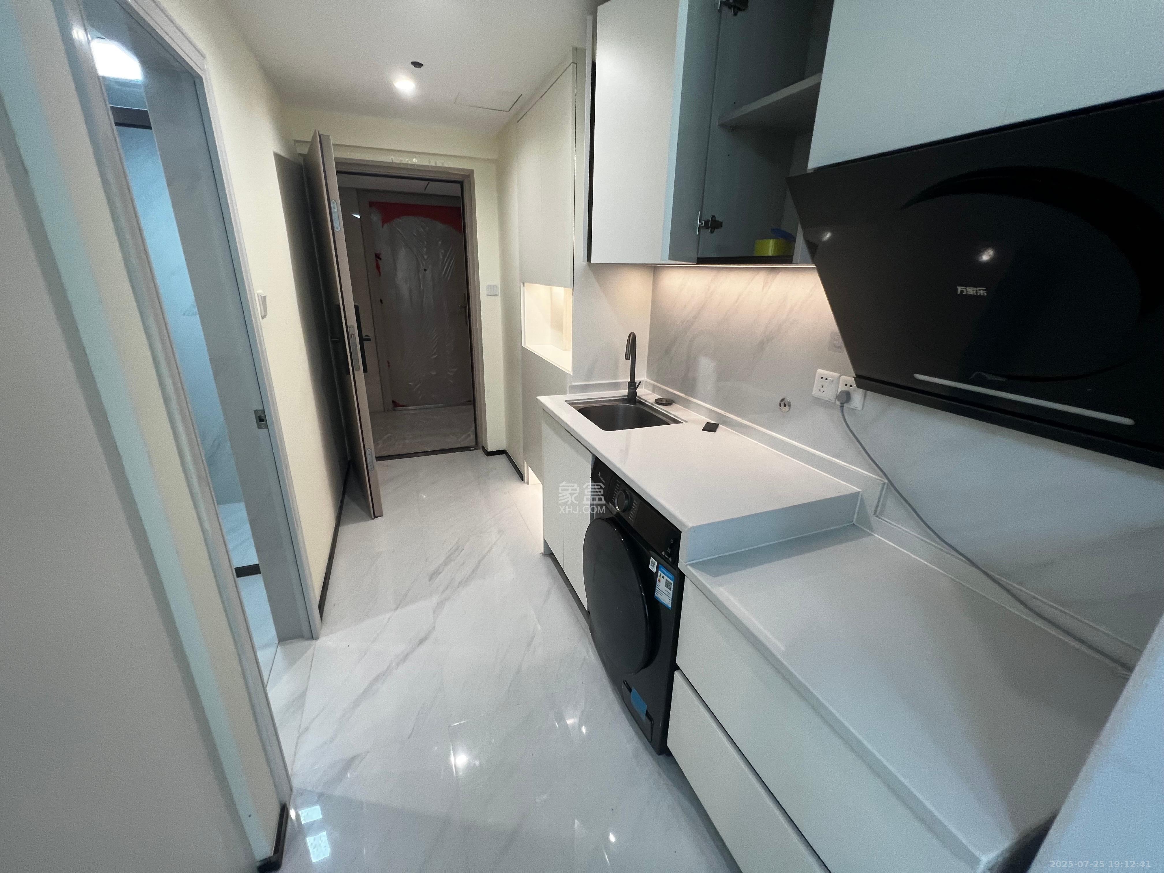 保利中环广场(保利中悦苑) 1室1厅1卫 1700.0元/月 保利中环广场(保利中悦苑) 1室1厅1卫 1700.0元/月室内图