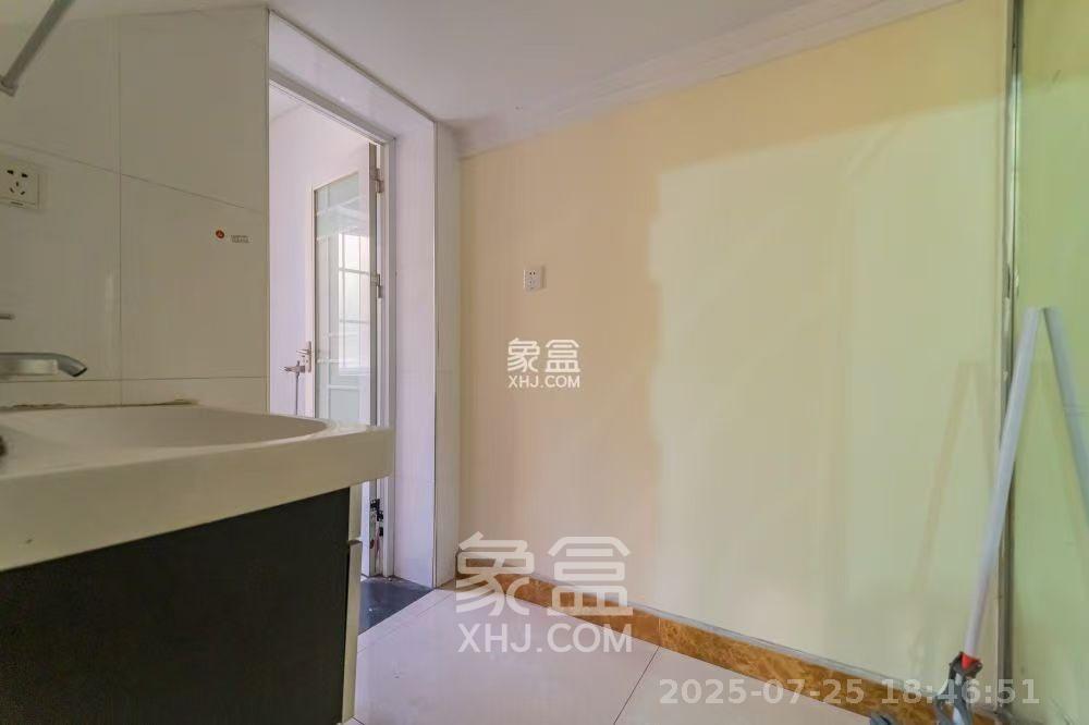 幸福里(幸福里一期) 5室2厅2卫 4280.0元/月 幸福里(幸福里一期) 5室2厅2卫 4280.0元/月室内图