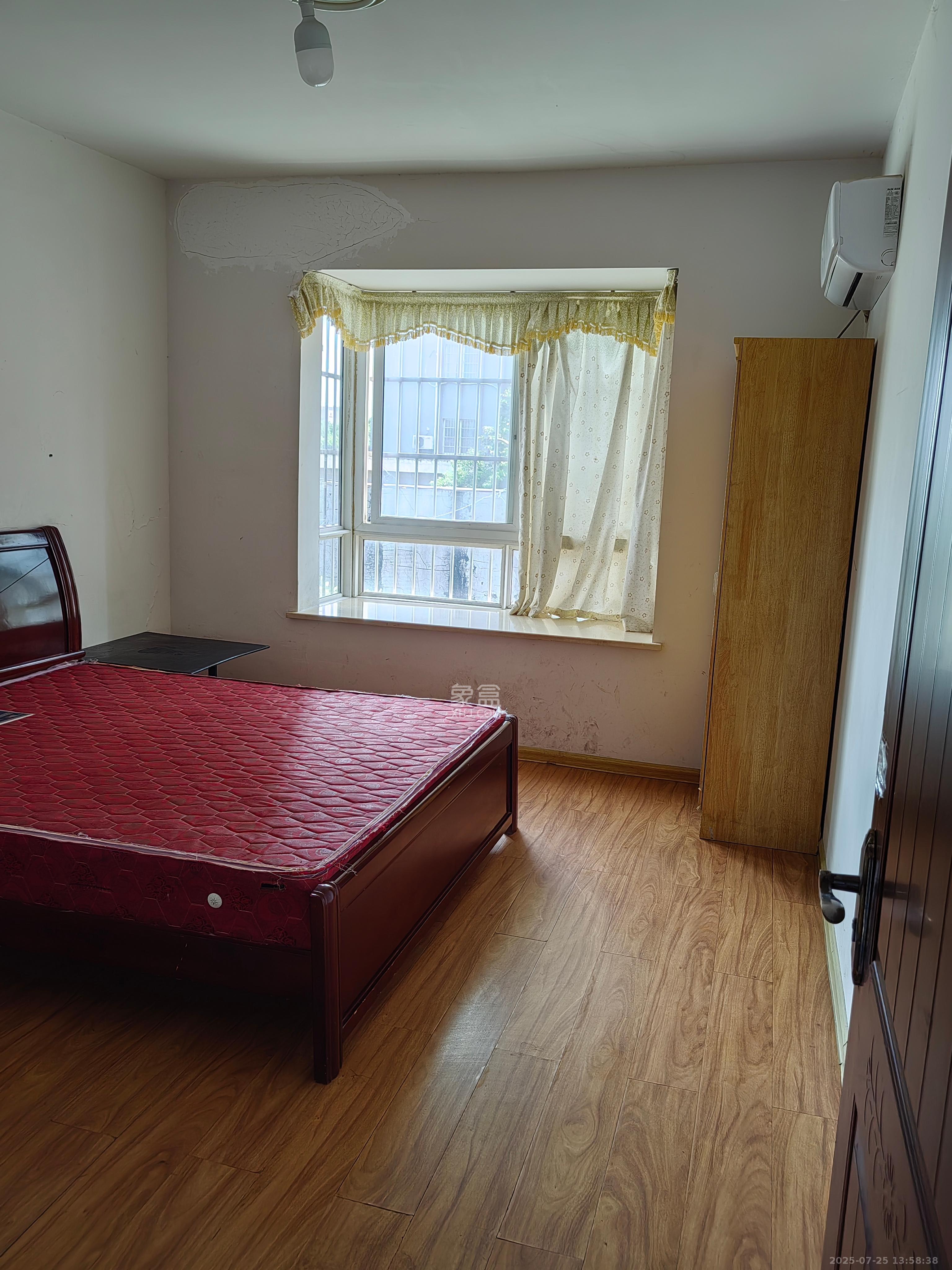 方略学府佳境  3室2厅2卫    1800.0元/月室内图