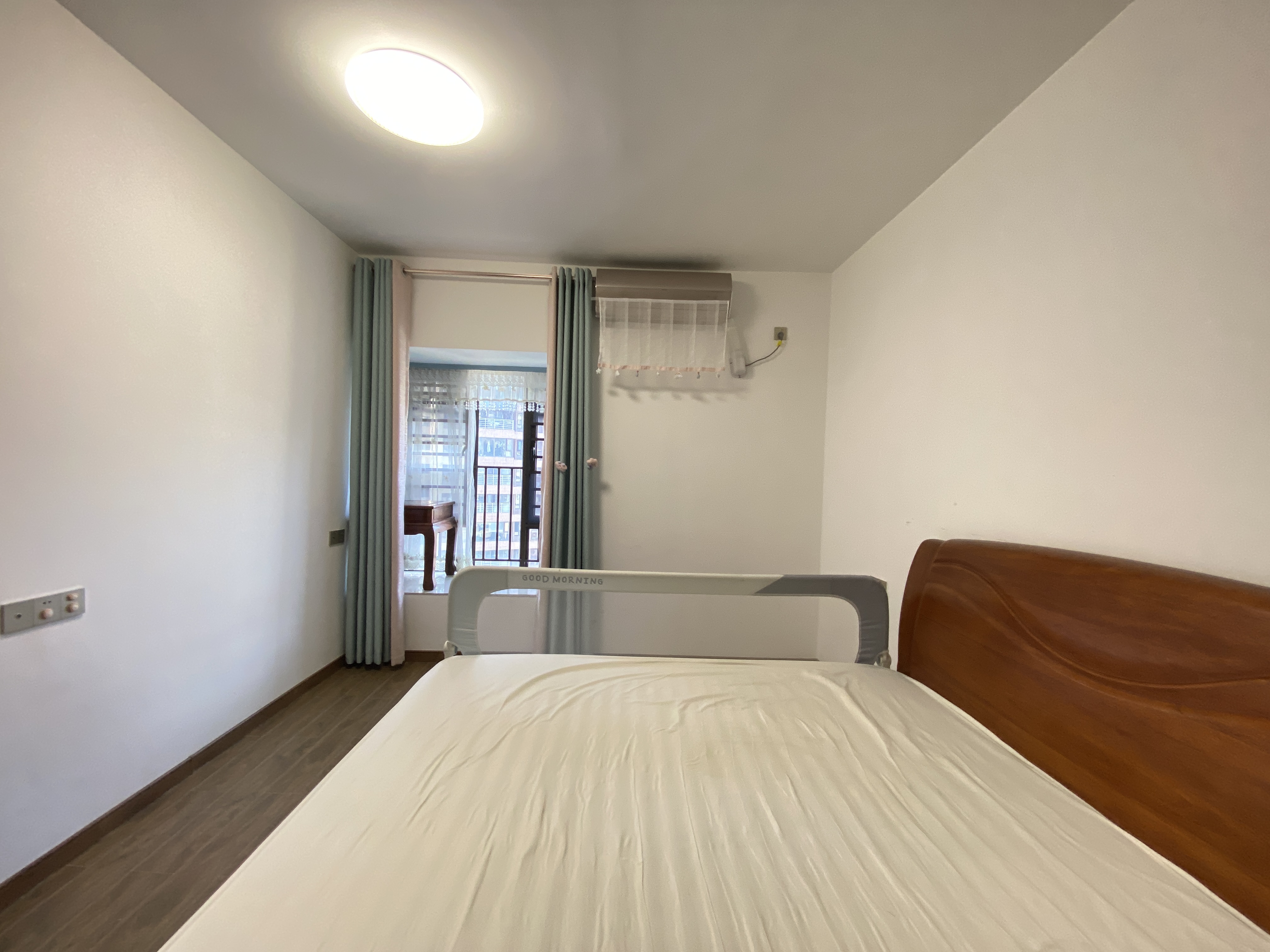 滨江海岸三期 3室2厅2卫 4200.0元/月 滨江海岸三期 3室2厅2卫 4200.0元/月室内图