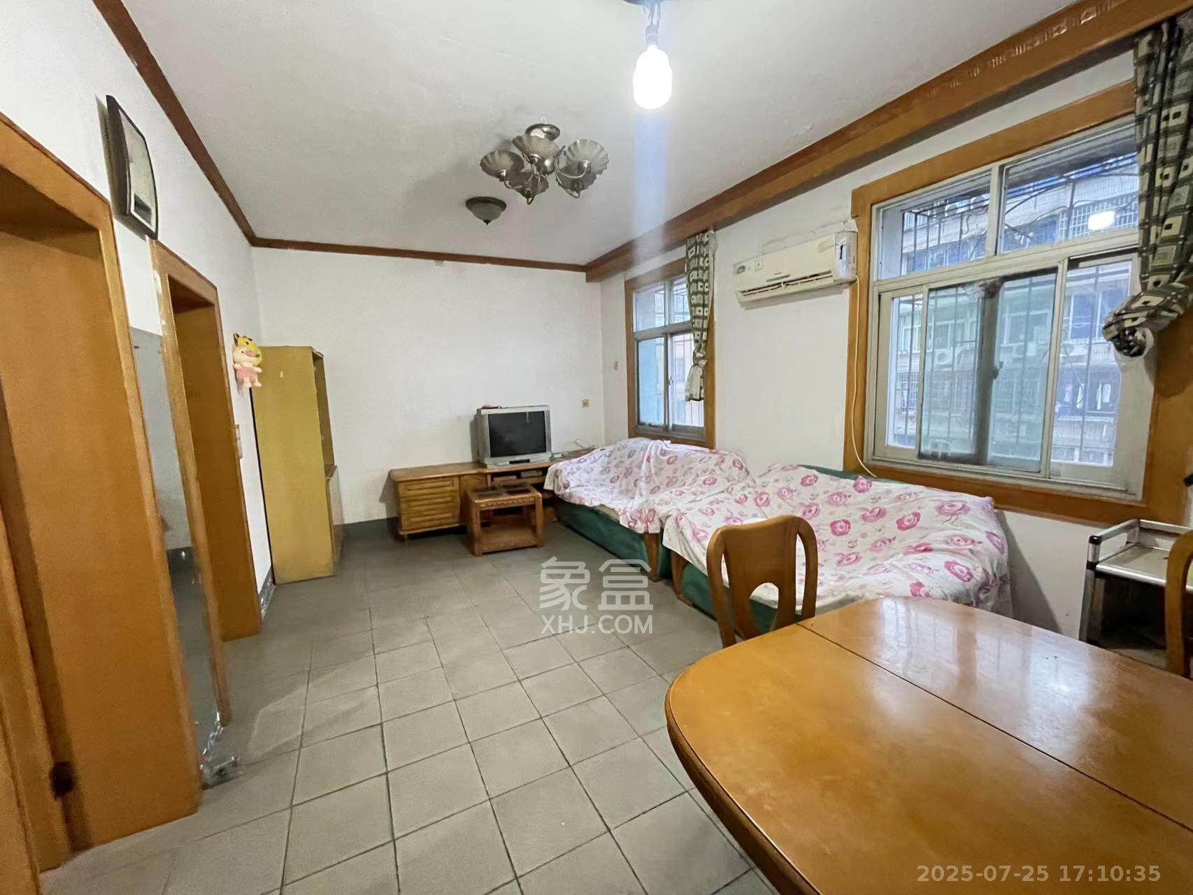 化油器厂宿舍 2室1厅1卫 1800.0元/月 化油器厂宿舍 2室1厅1卫 1800.0元/月室内图