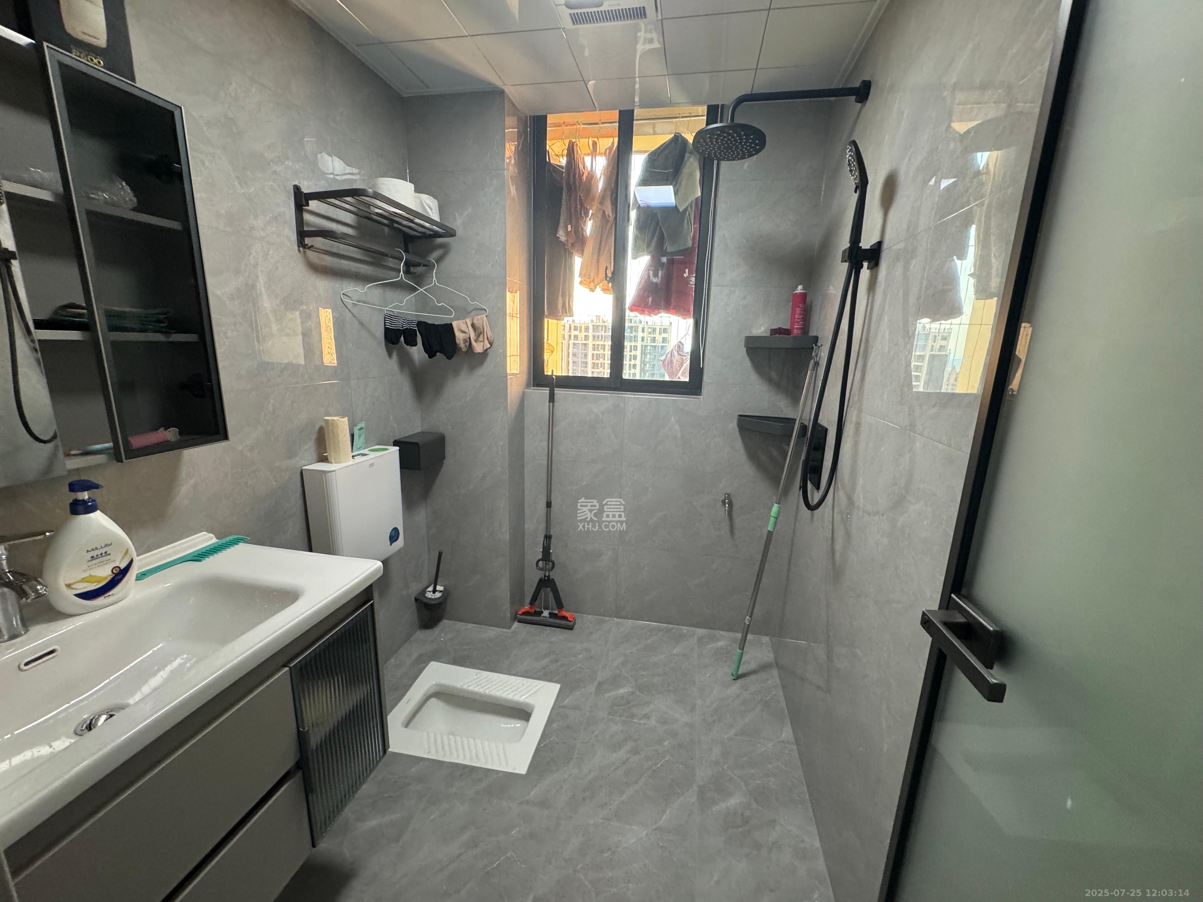 玺宇悦城国际 3室2厅2卫 2000.0元/月 玺宇悦城国际 3室2厅2卫 2000.0元/月室内图