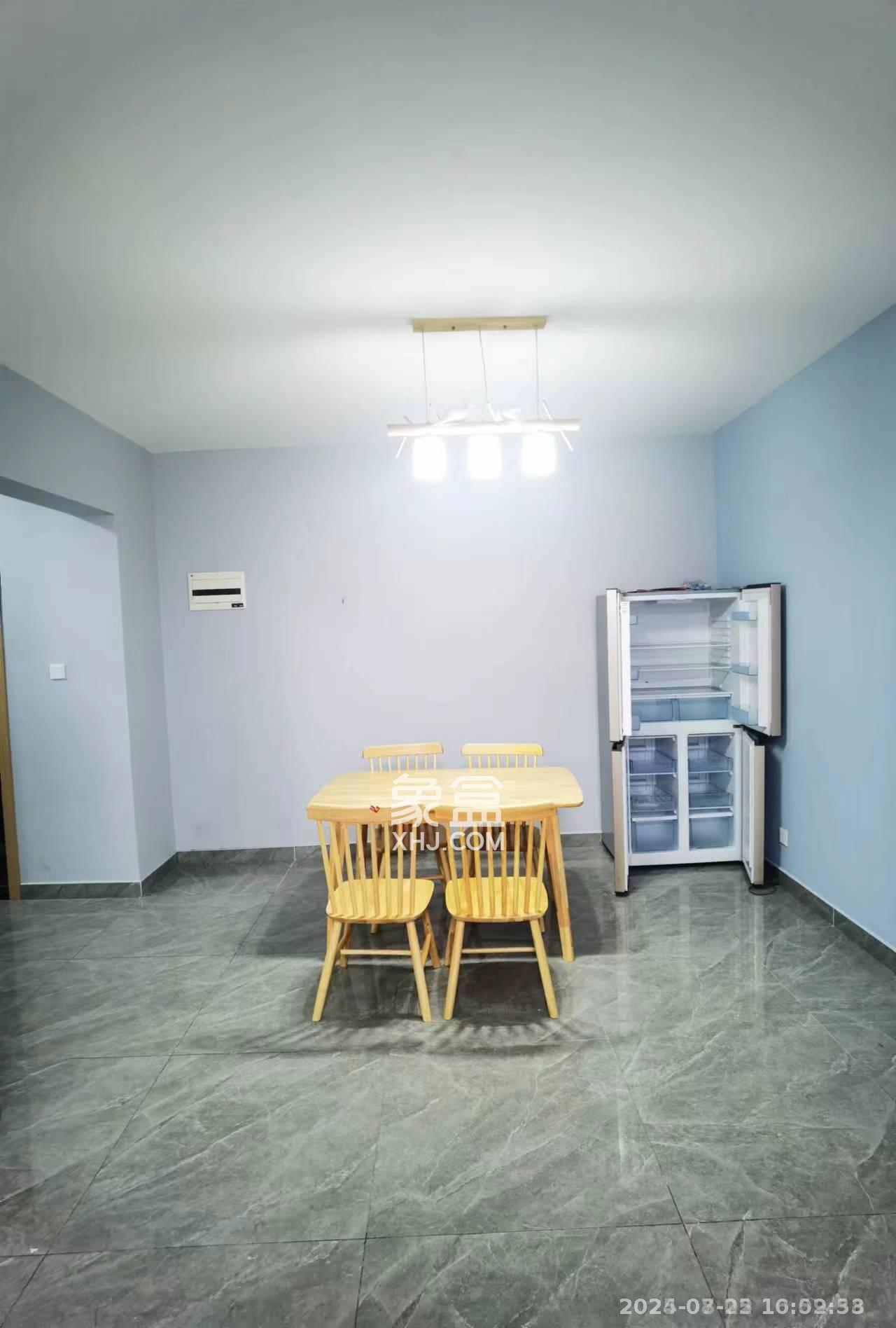 八方小区C区  3室2厅2卫    3700.0元/月室内图