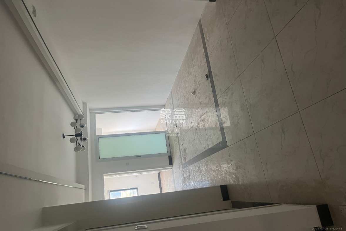 保利城(中航城国际社区、郡原美村)  3室2厅1卫    3000.0元/月 保利城(中航城国际社区、郡原美村)  3室2厅1卫    3000.0元/月室内图