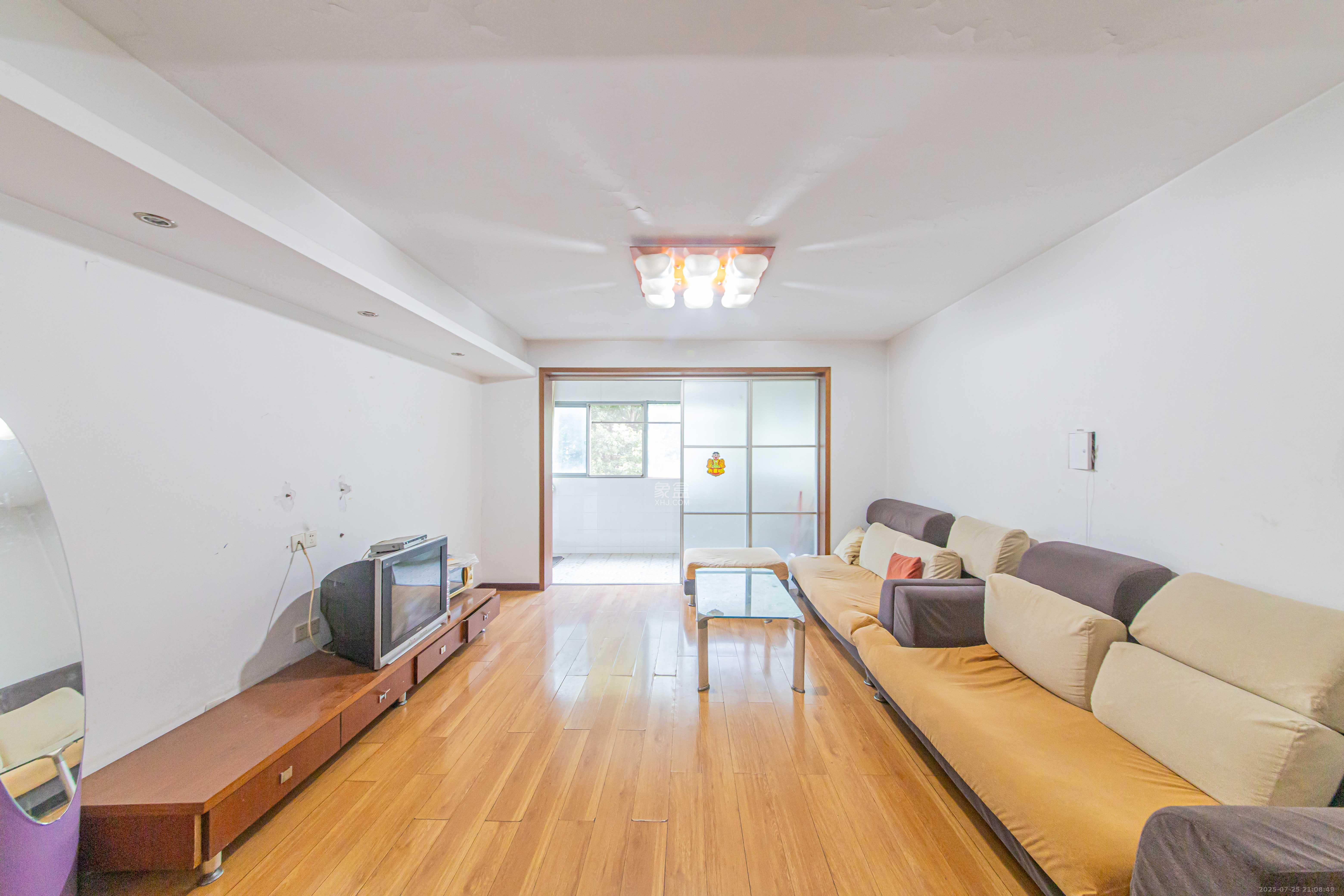 富景园 3室2厅2卫 96.0万 富景园 3室2厅2卫 96.0万客厅