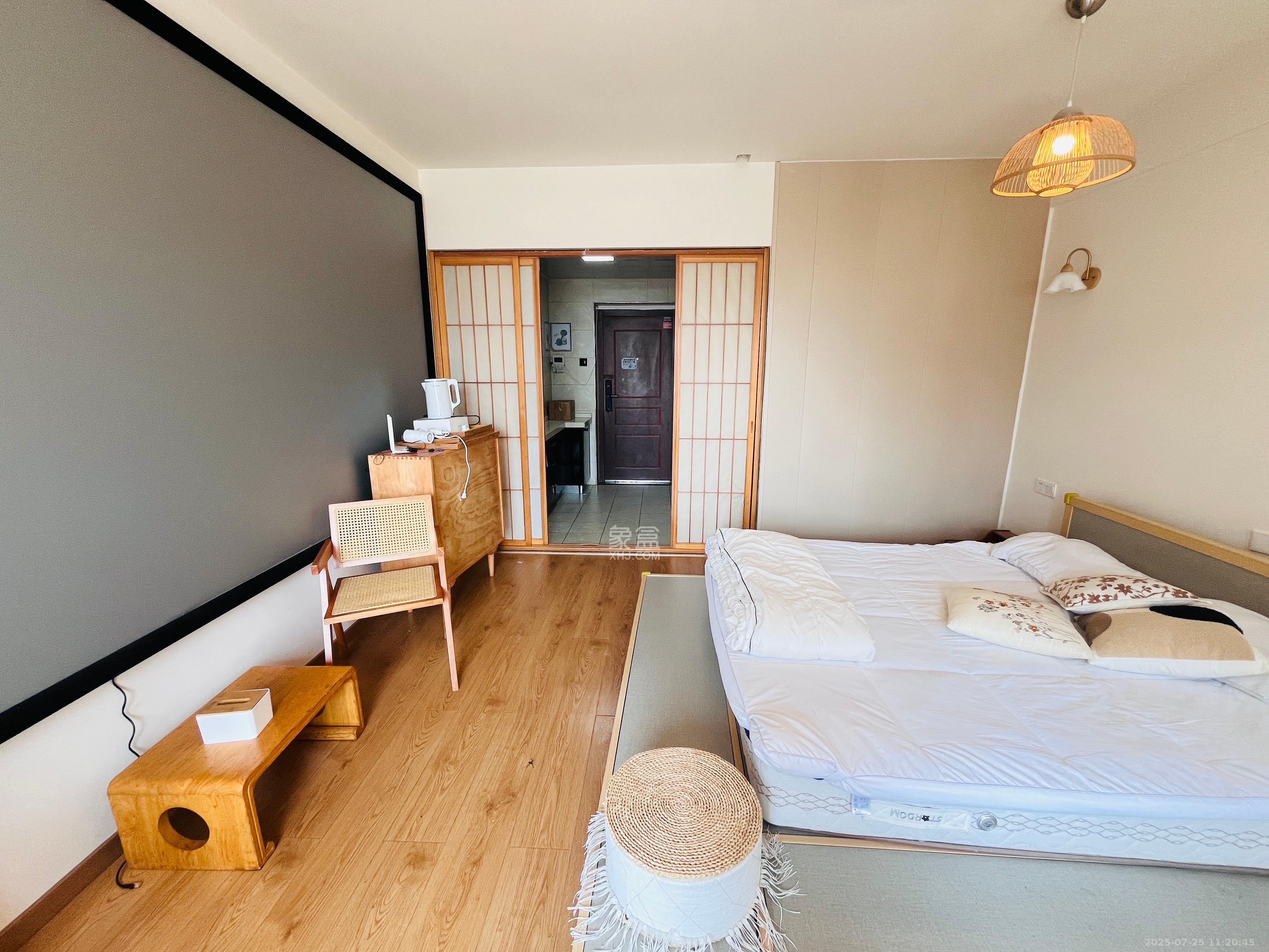 江岸丽都(江与城) 1室0厅1卫 2600.0元/月 江岸丽都(江与城) 1室0厅1卫 2600.0元/月室内图