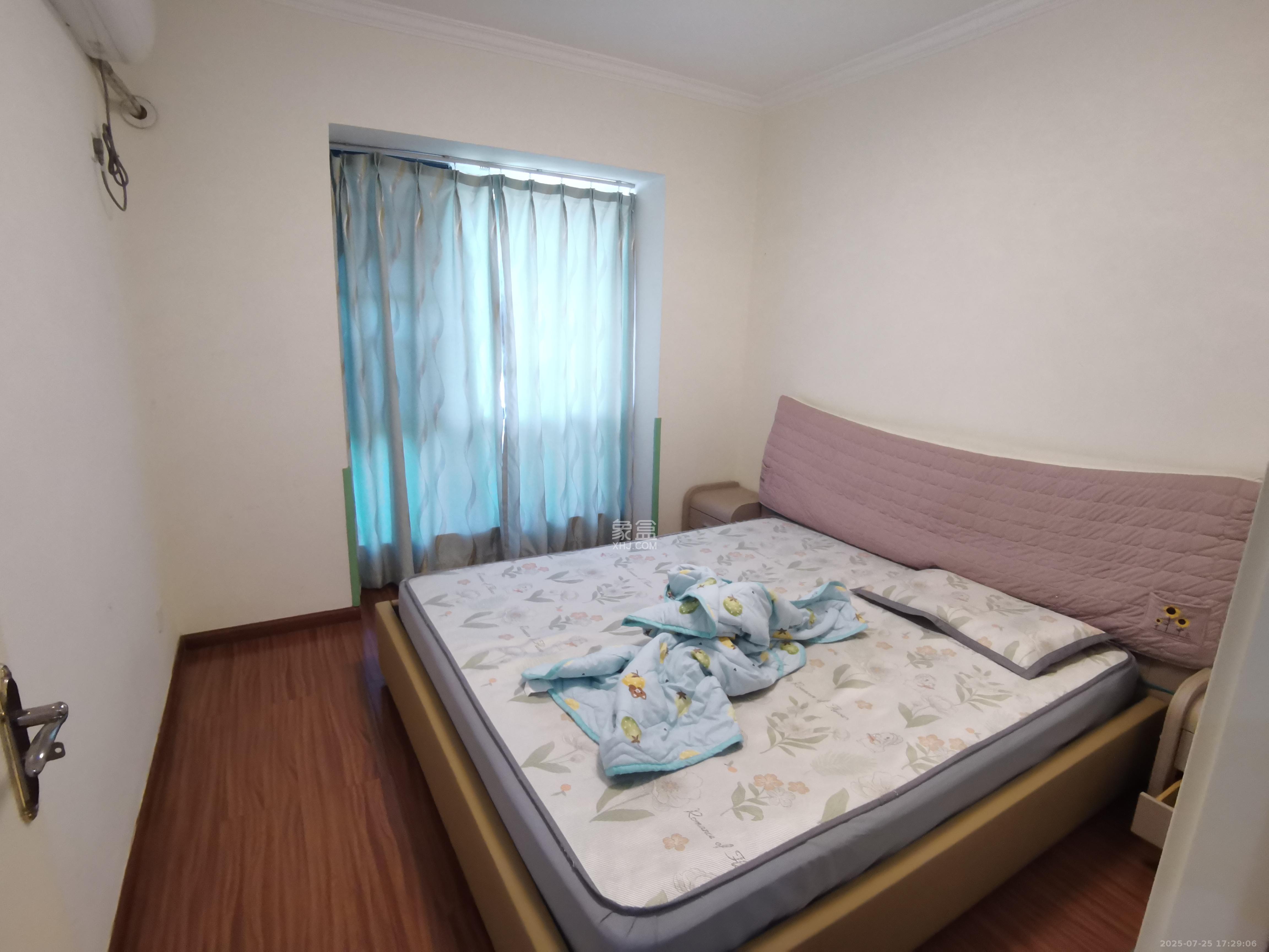 兰亭湾畔  3室2厅1卫   2600.00元/月室内图