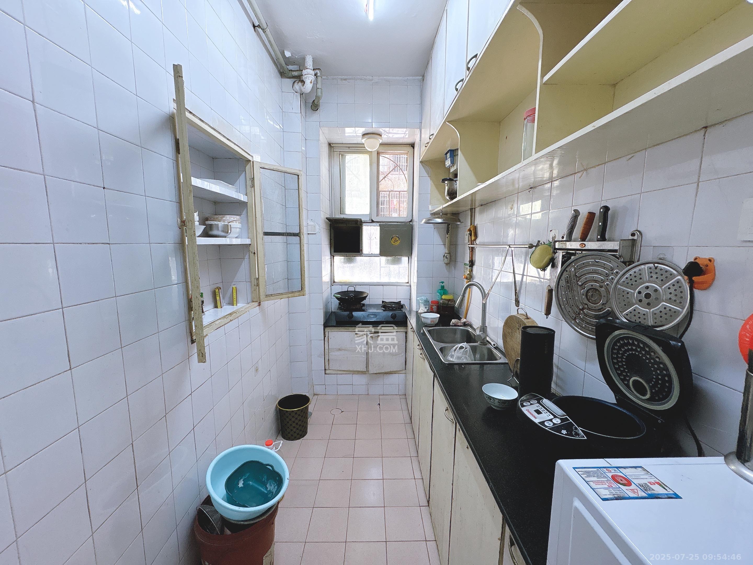 湖南省体育局单位宿舍(省体总会宿舍) 3室1厅1卫 2300.0元/月 湖南省体育局单位宿舍(省体总会宿舍) 3室1厅1卫 2300.0元/月室内图