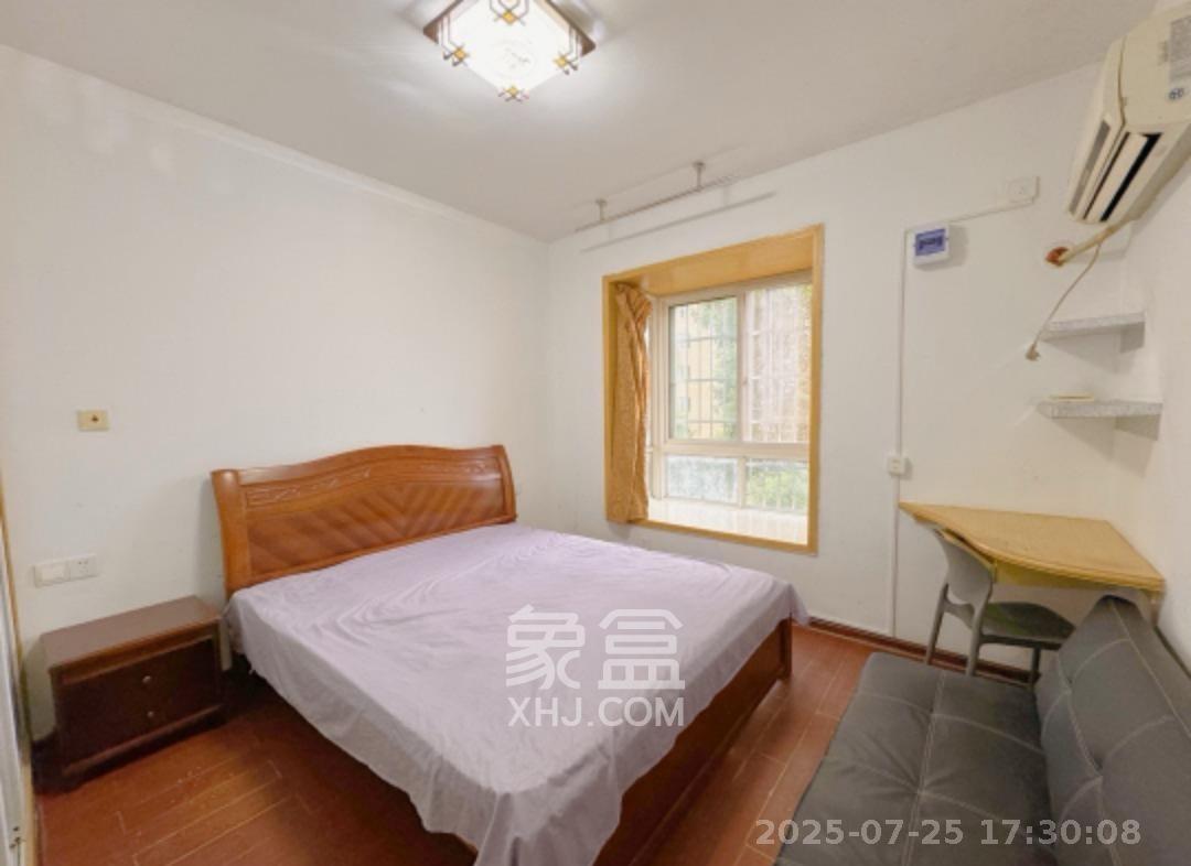 和馨园  1室1厅1卫    1300.0元/月 和馨园  1室1厅1卫    1300.0元/月室内图1