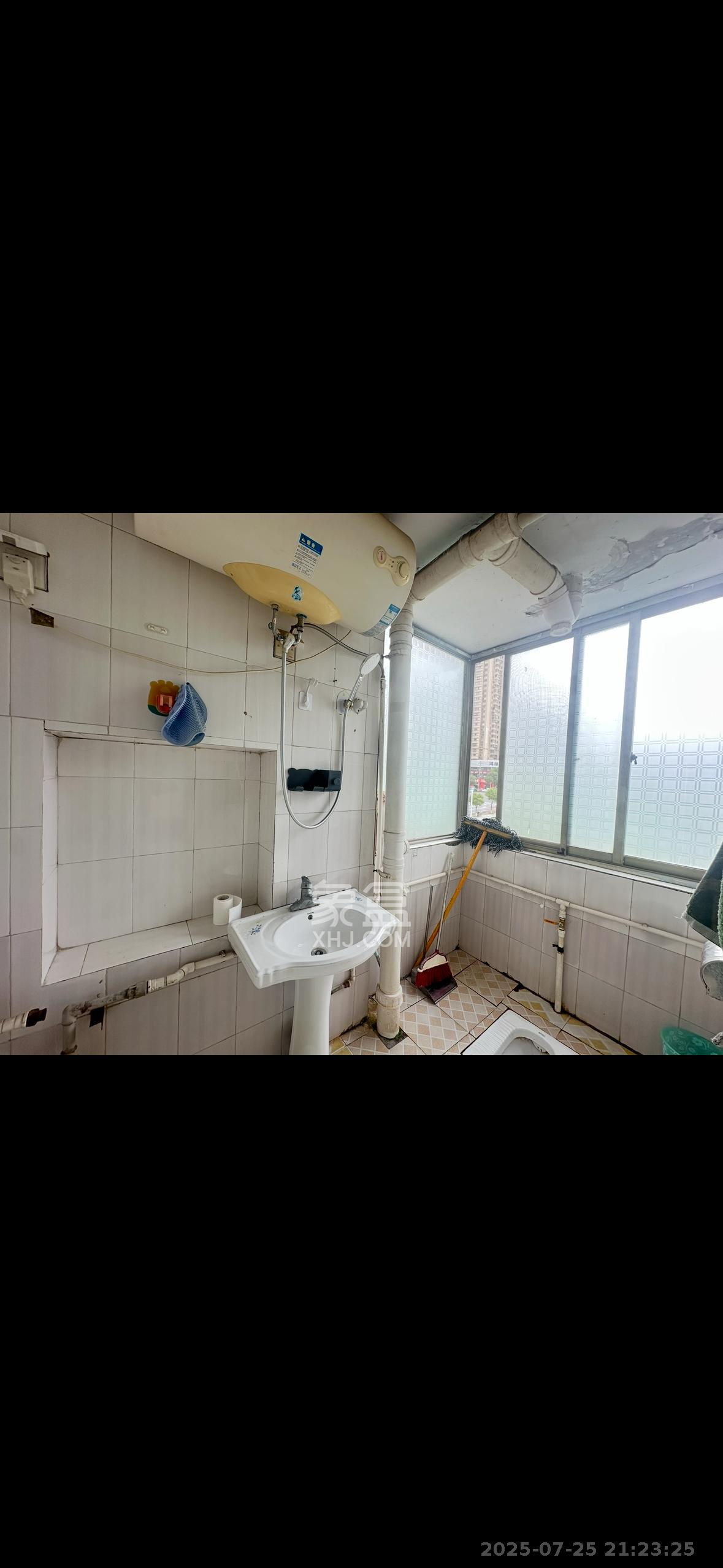 黄泥岭社区 2室2厅1卫 2200.0元/月 黄泥岭社区 2室2厅1卫 2200.0元/月室内图