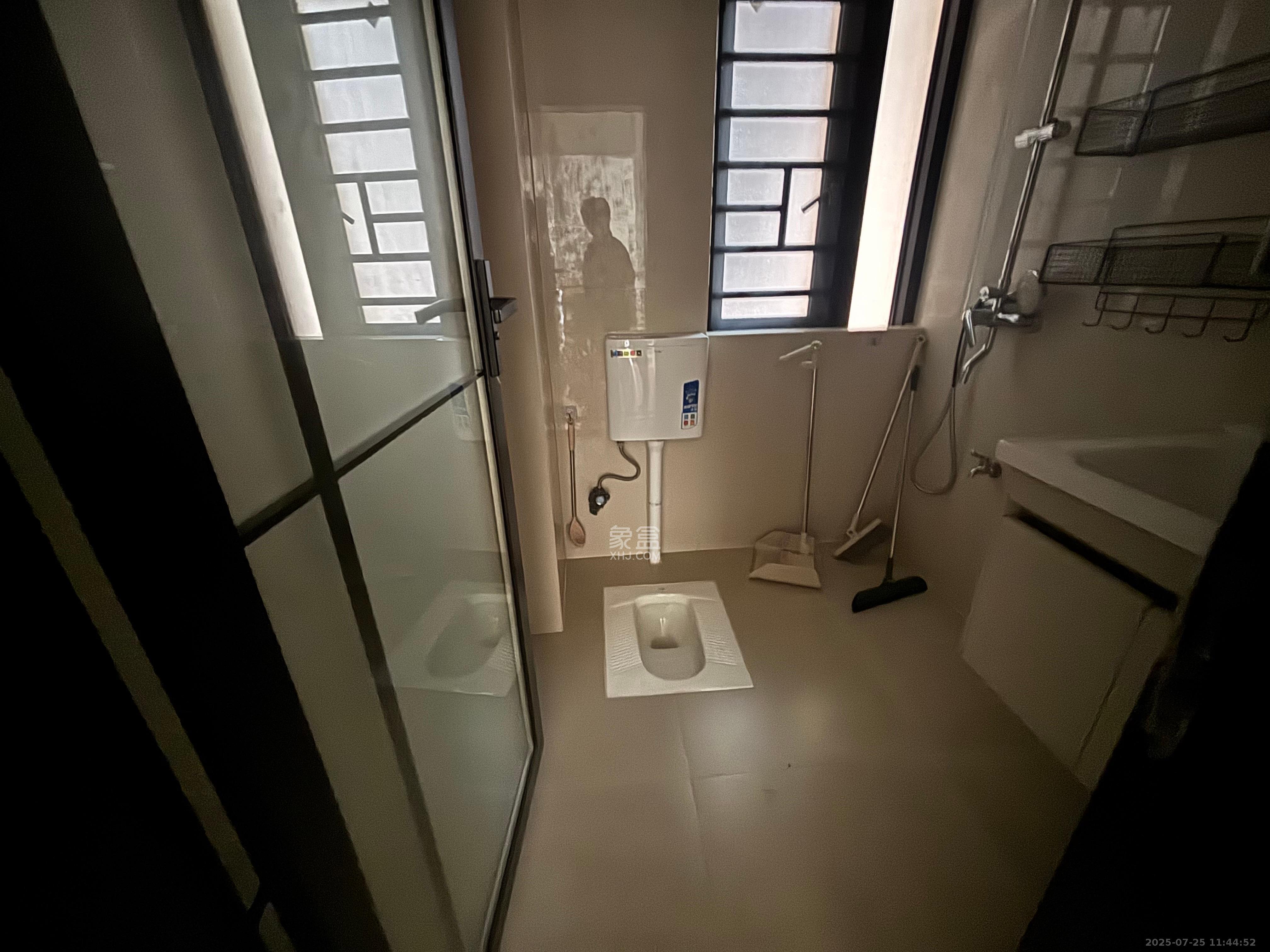 康桥长郡  2室2厅1卫   1800.00元/月室内图