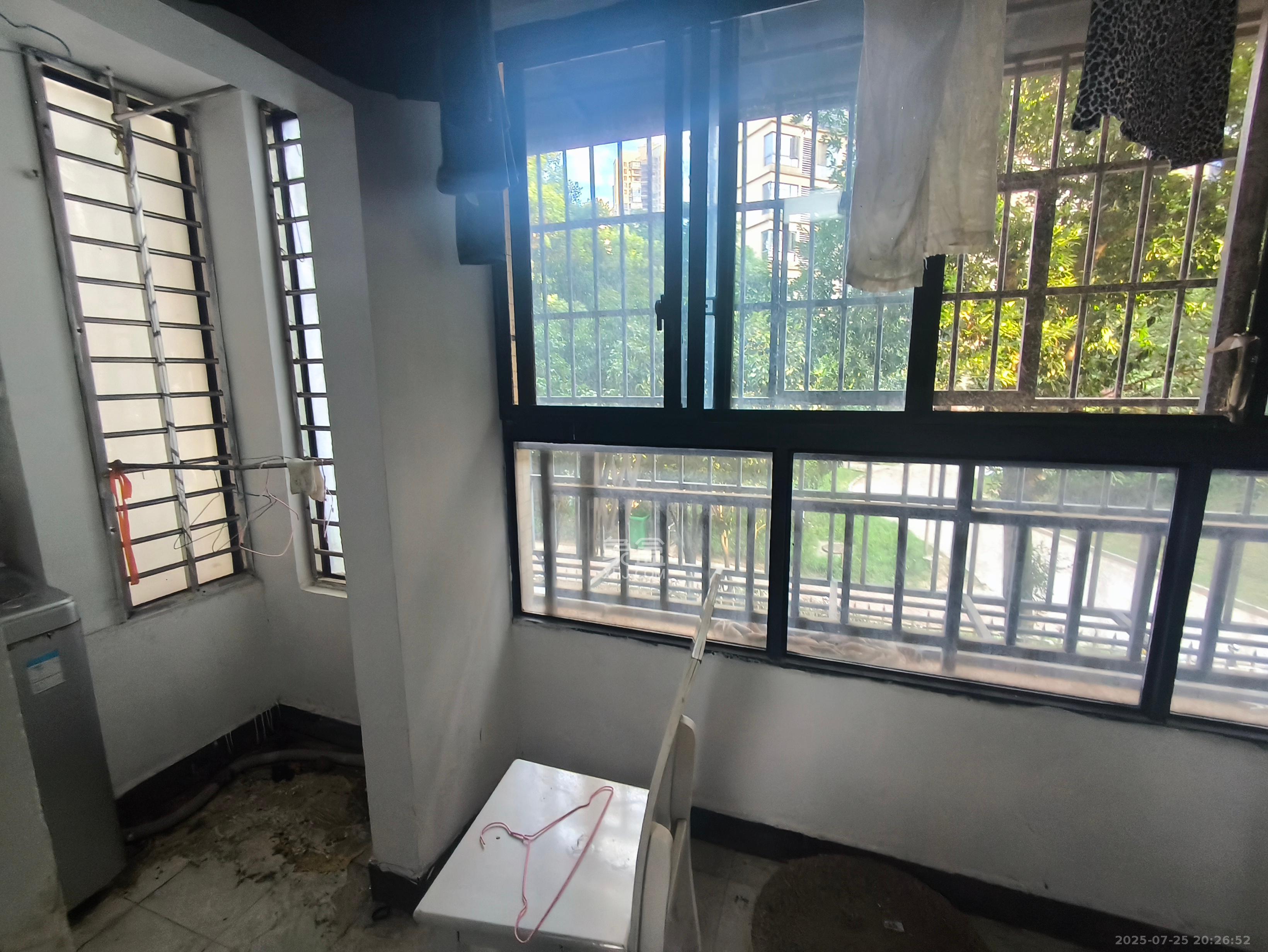 保利麓谷林语A区 3室2厅1卫 2000.0元/月 保利麓谷林语A区 3室2厅1卫 2000.0元/月室内图