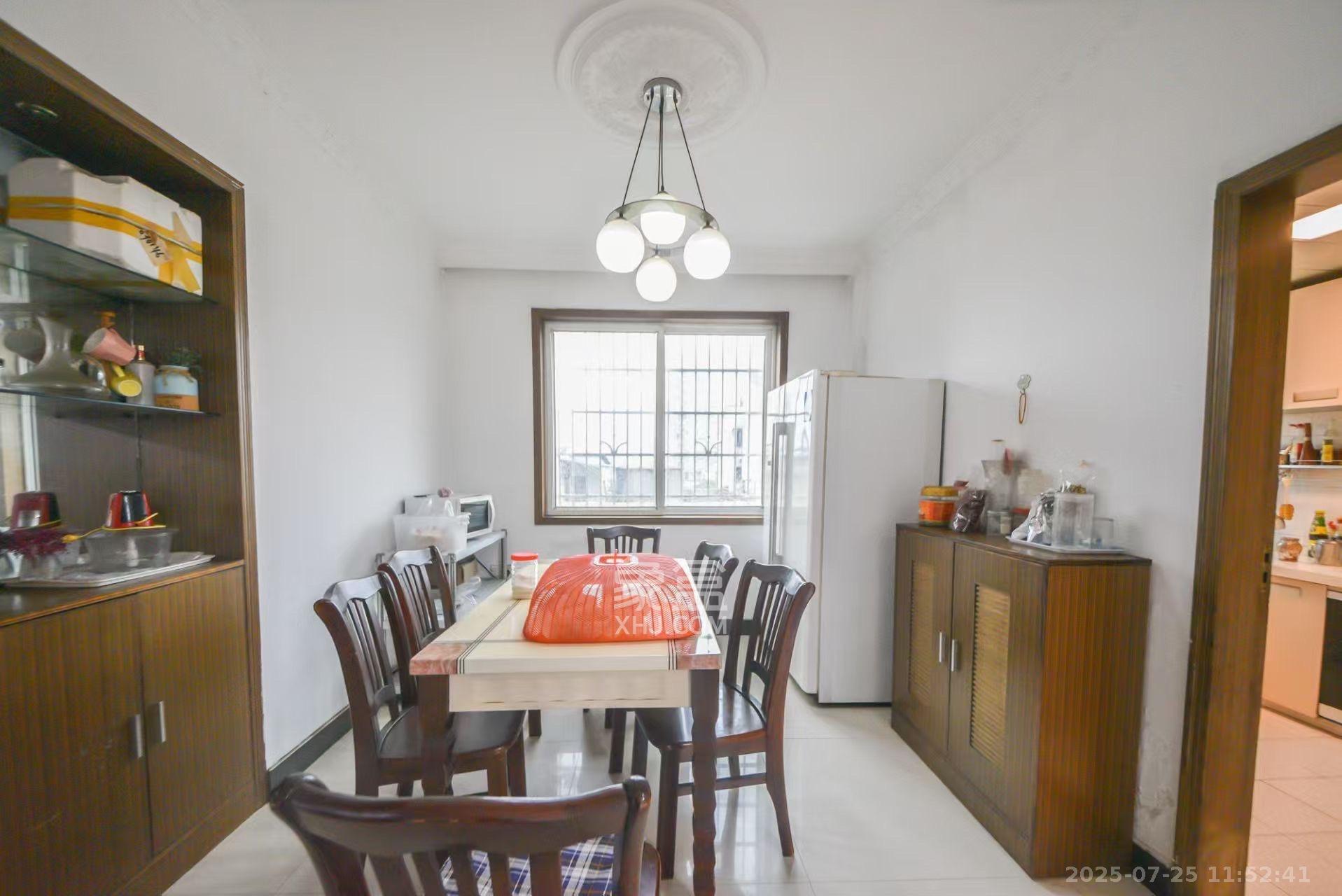 化油器厂宿舍 3室2厅1卫 2500.0元/月 化油器厂宿舍 3室2厅1卫 2500.0元/月室内图