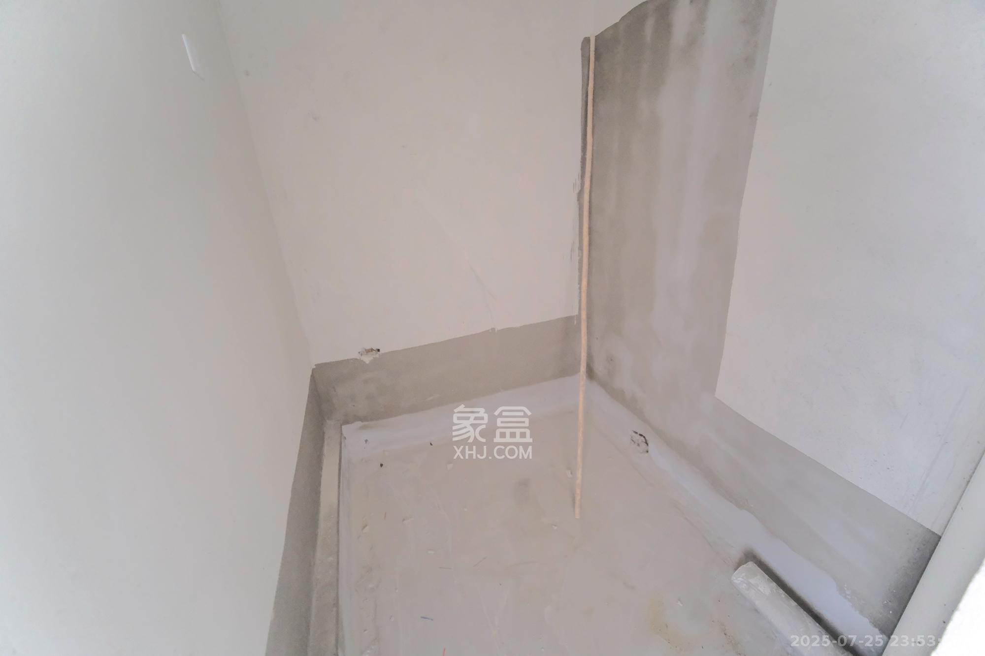 荣盛城 4室2厅2卫 78.0万 荣盛城 4室2厅2卫 78.0万卫生间