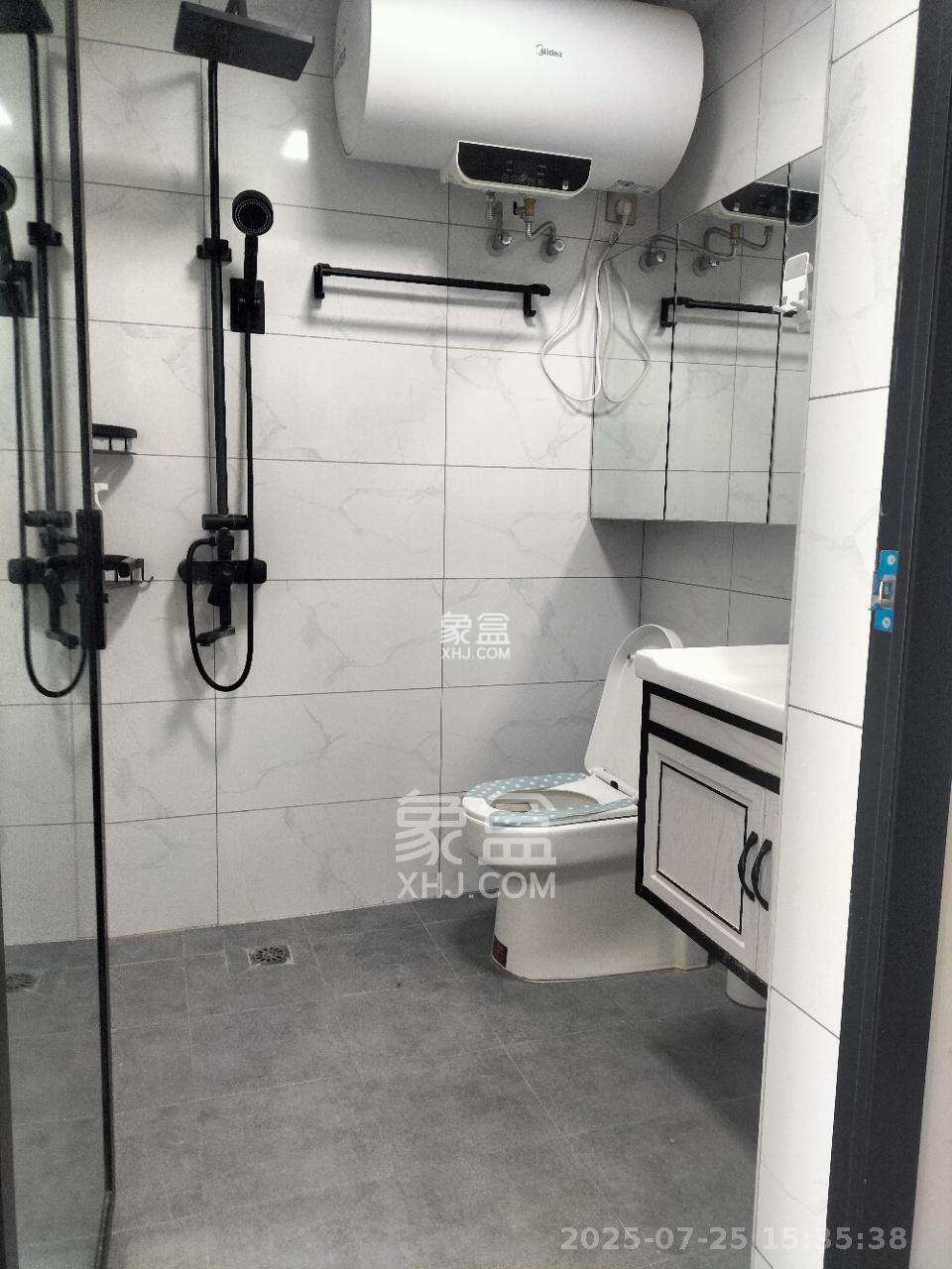 C-park天悦城(紫檀溪苑二期)  1室1厅1卫    1600.0元/月 C-park天悦城(紫檀溪苑二期)  1室1厅1卫    1600.0元/月室内图