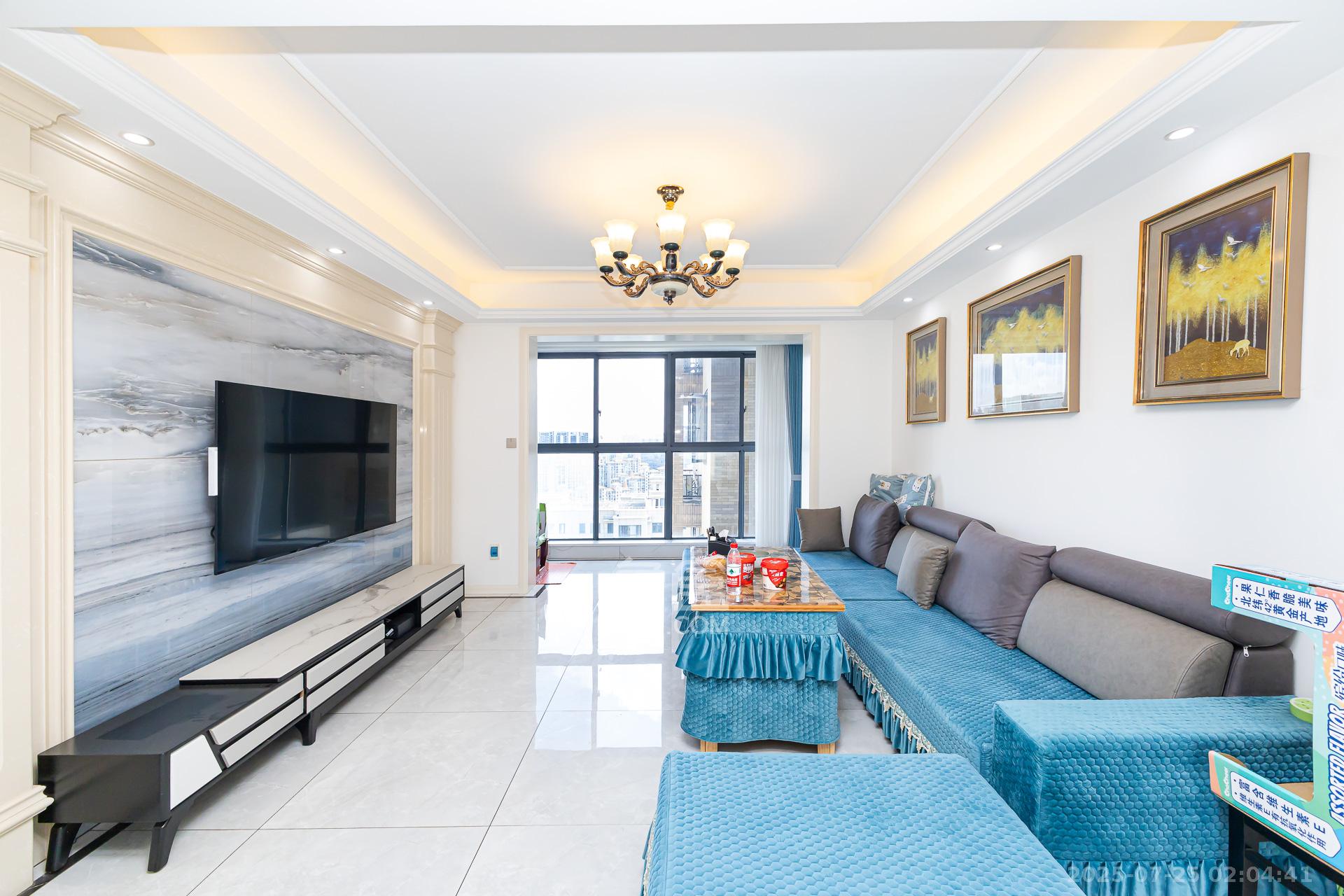 盛腾学林西岸  4室2厅2卫    125.0万 盛腾学林西岸  4室2厅2卫    125.0万客厅