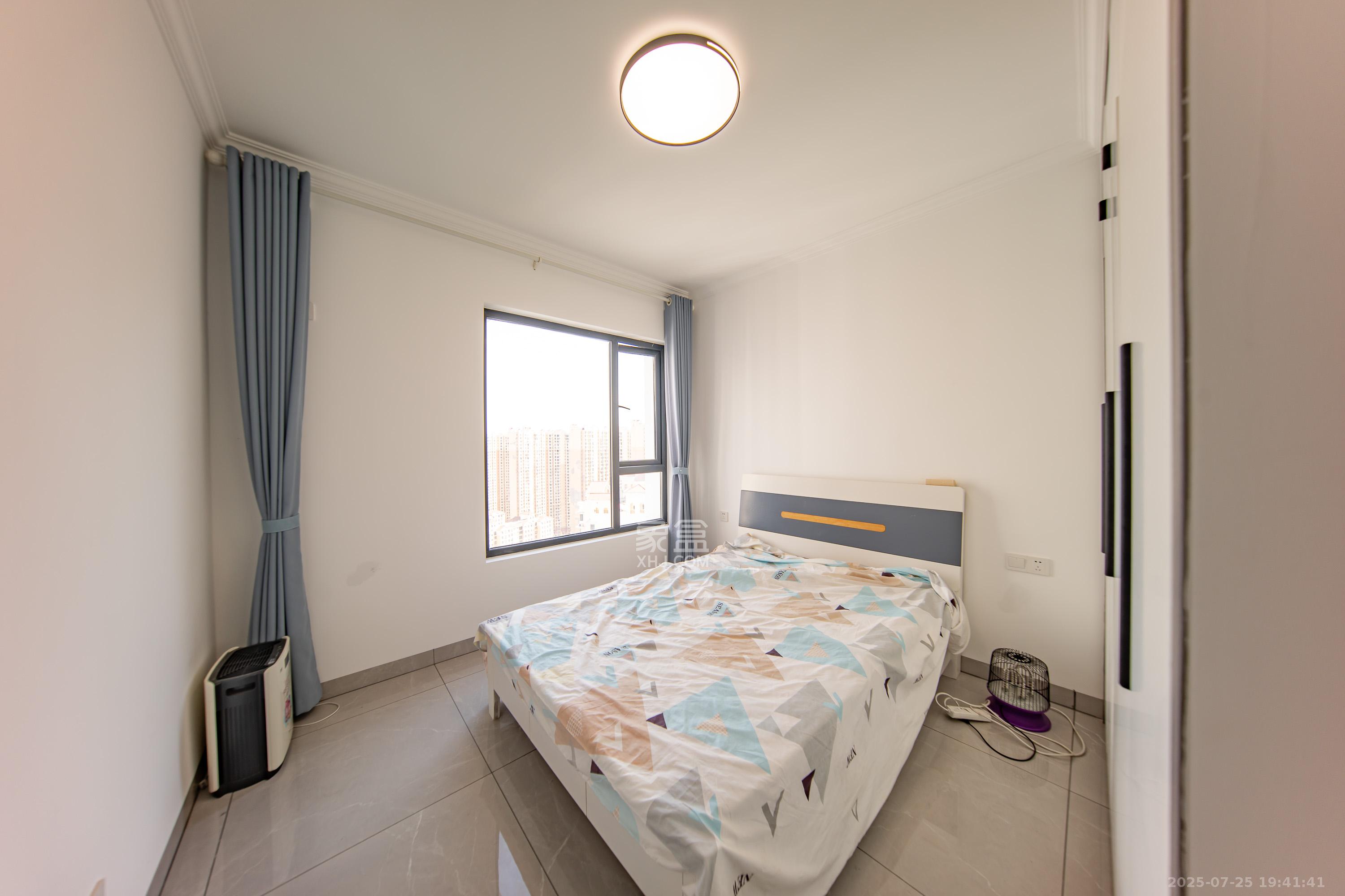 蔷薇国际  3室2厅2卫    81.8万 蔷薇国际  3室2厅2卫    81.8万卧室