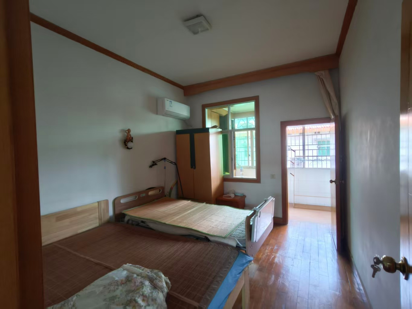 中心医院家属区  3室2厅1卫    1680.0元/月室内图