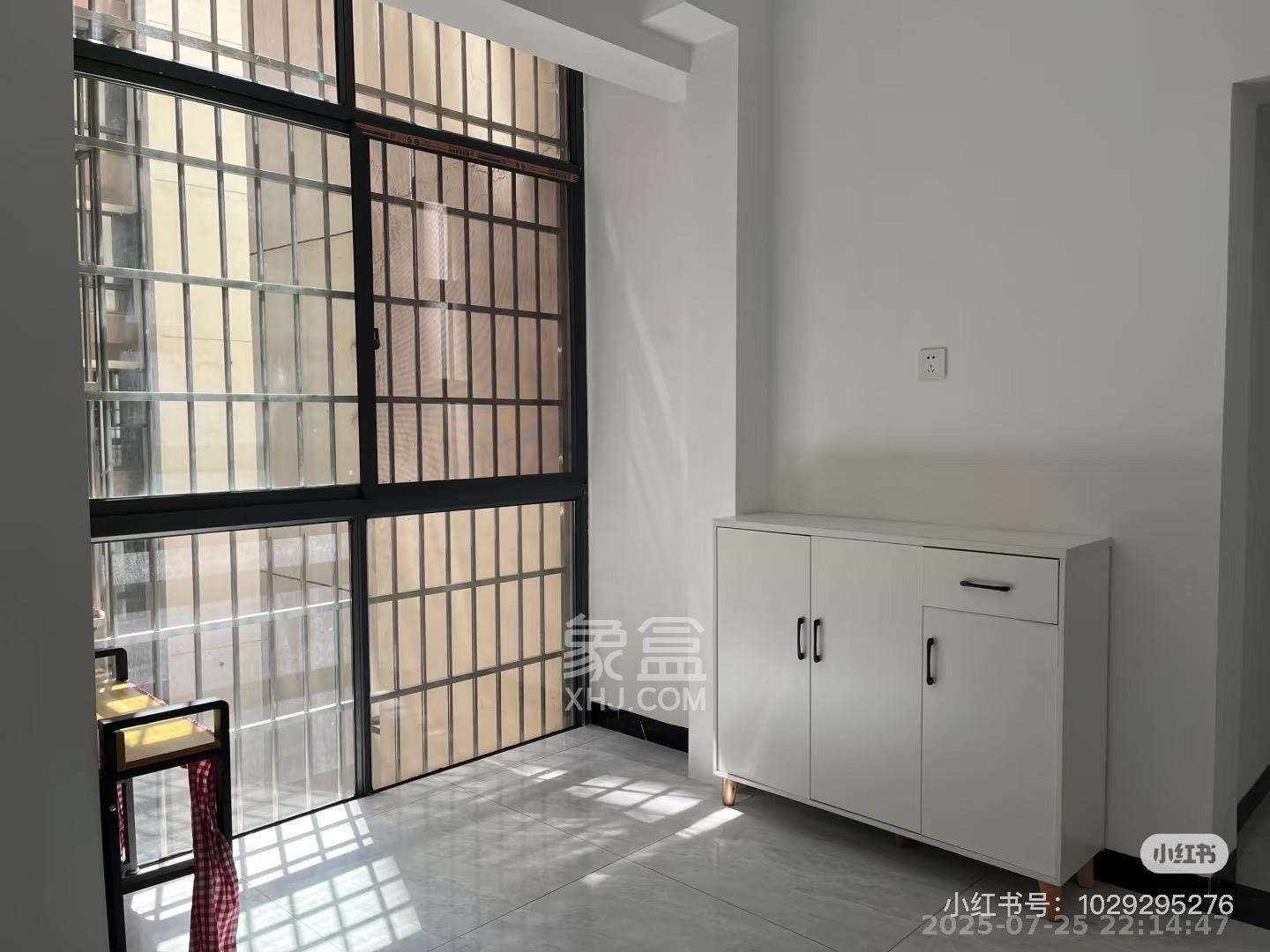 黑金时代广场 3室2厅2卫 2200.0元/月 黑金时代广场 3室2厅2卫 2200.0元/月室内图