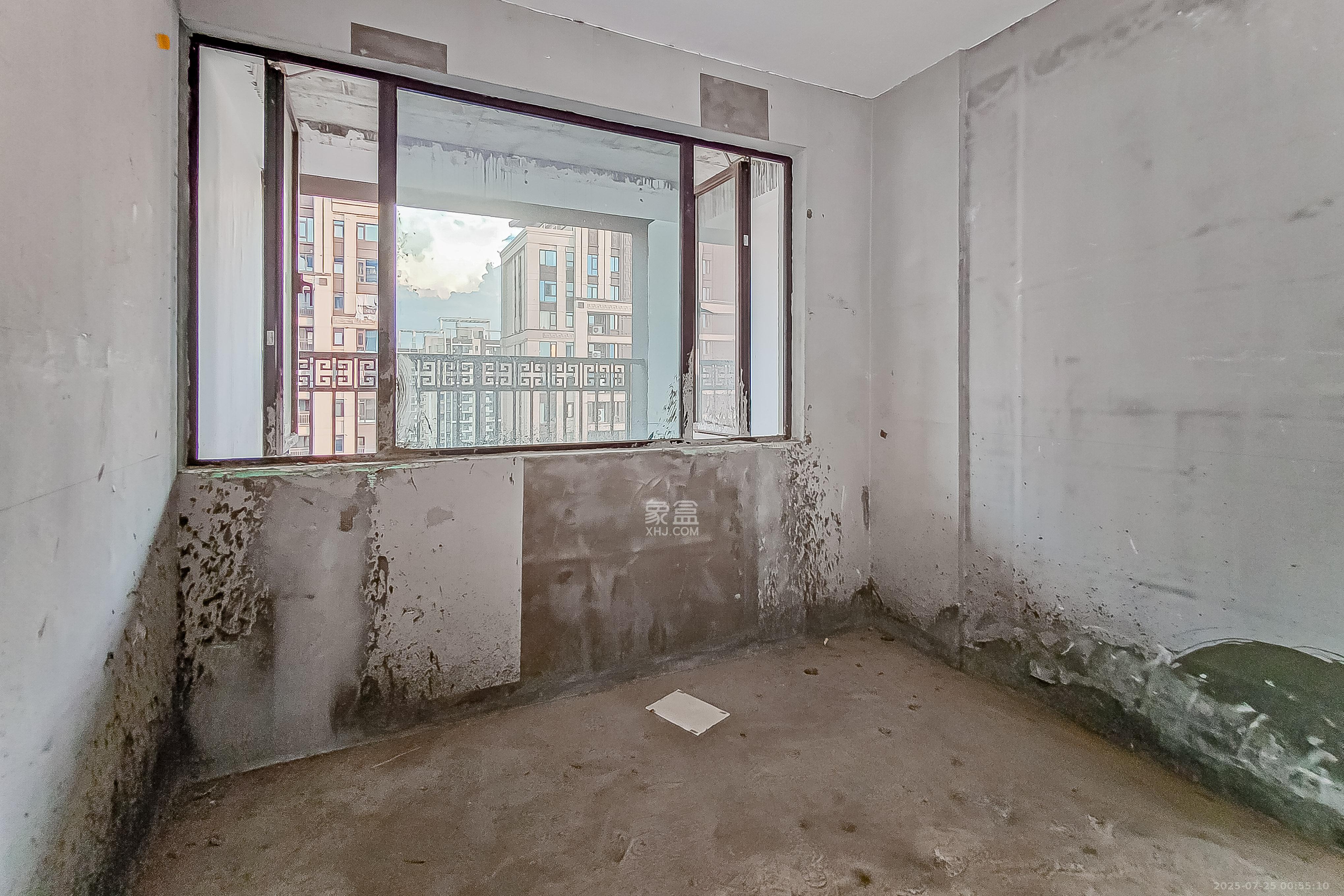 建发央玺（建发泱玺雅苑）  4室2厅2卫   358.00万卧室