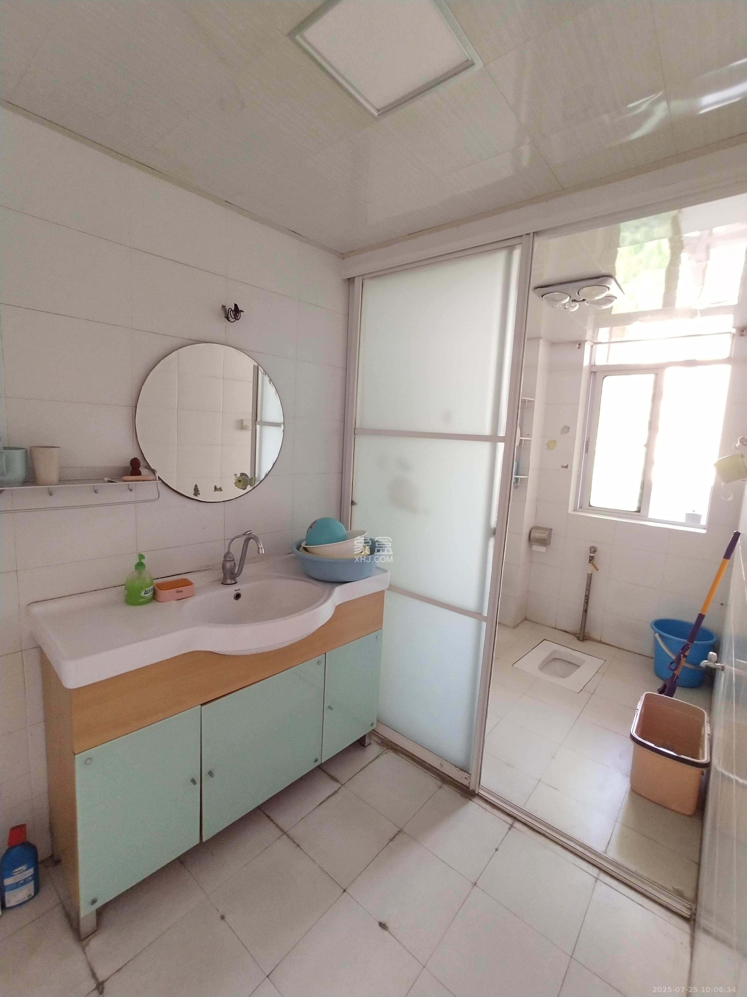 麓谷雅园 3室2厅1卫 2800.0元/月 麓谷雅园 3室2厅1卫 2800.0元/月室内图