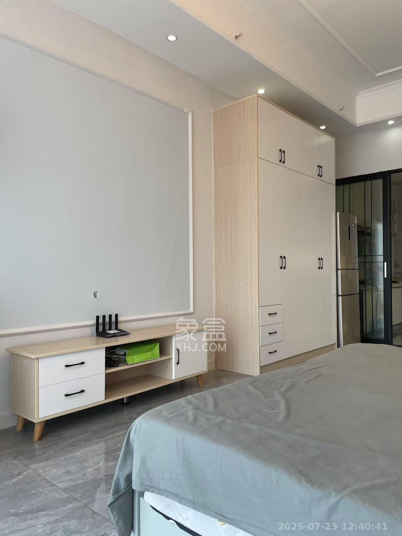 奥克斯滨仕花园(奥克斯洋湖广场/奥克斯中心) 1室1厅1卫 1900.0元/月 奥克斯滨仕花园(奥克斯洋湖广场/奥克斯中心) 1室1厅1卫 1900.0元/月室内图