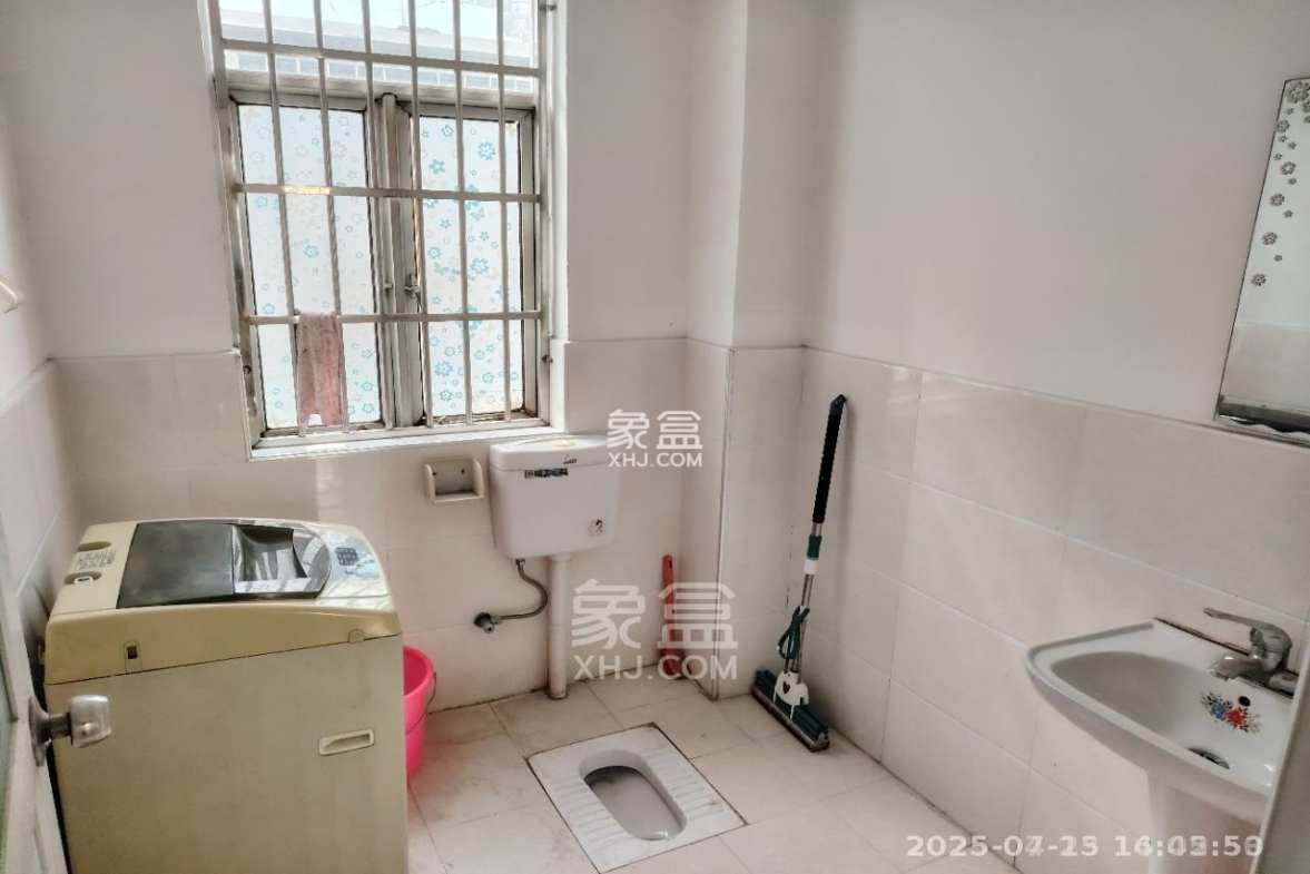 耀华锦园 3室2厅2卫 1500.0元/月 耀华锦园 3室2厅2卫 1500.0元/月室内图