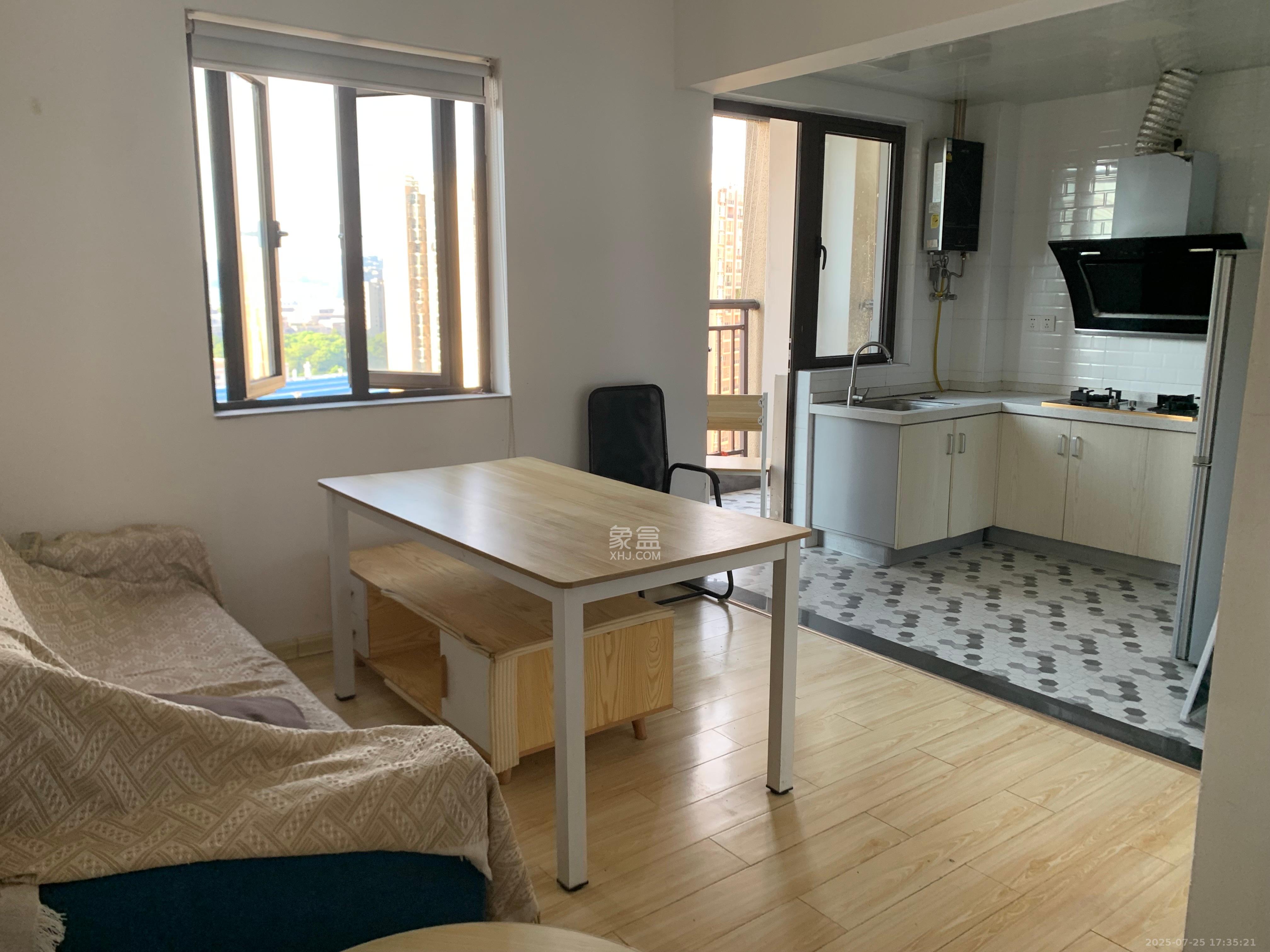 梅溪盛荟  2室2厅1卫    2000.0元/月 梅溪盛荟  2室2厅1卫    2000.0元/月