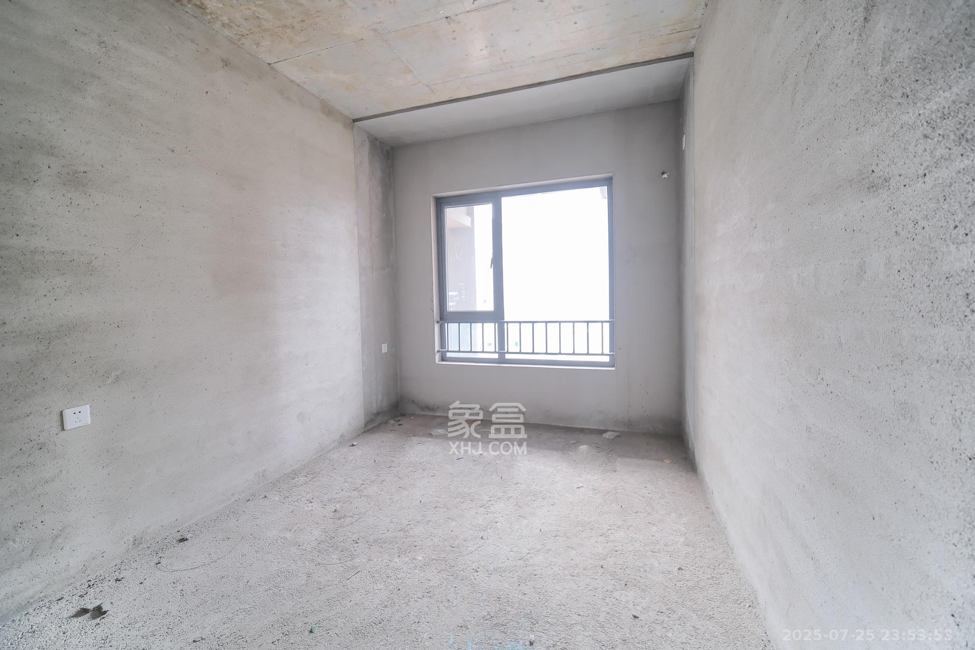 荣盛城 4室2厅2卫 78.0万 荣盛城 4室2厅2卫 78.0万卧室