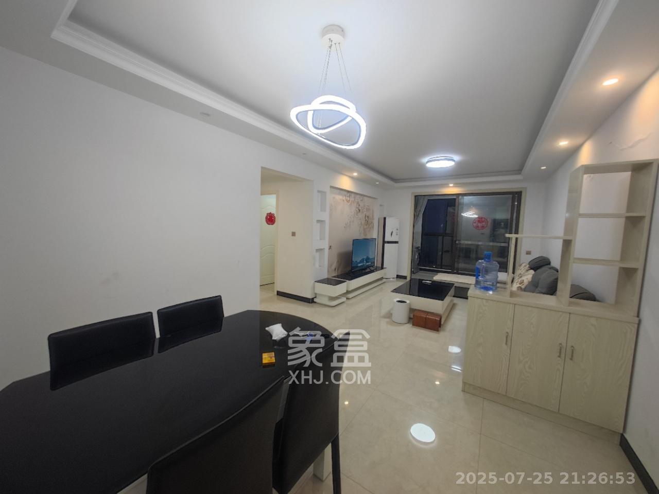 华润凤凰城三期  3室2厅1卫    2300.0元/月室内图