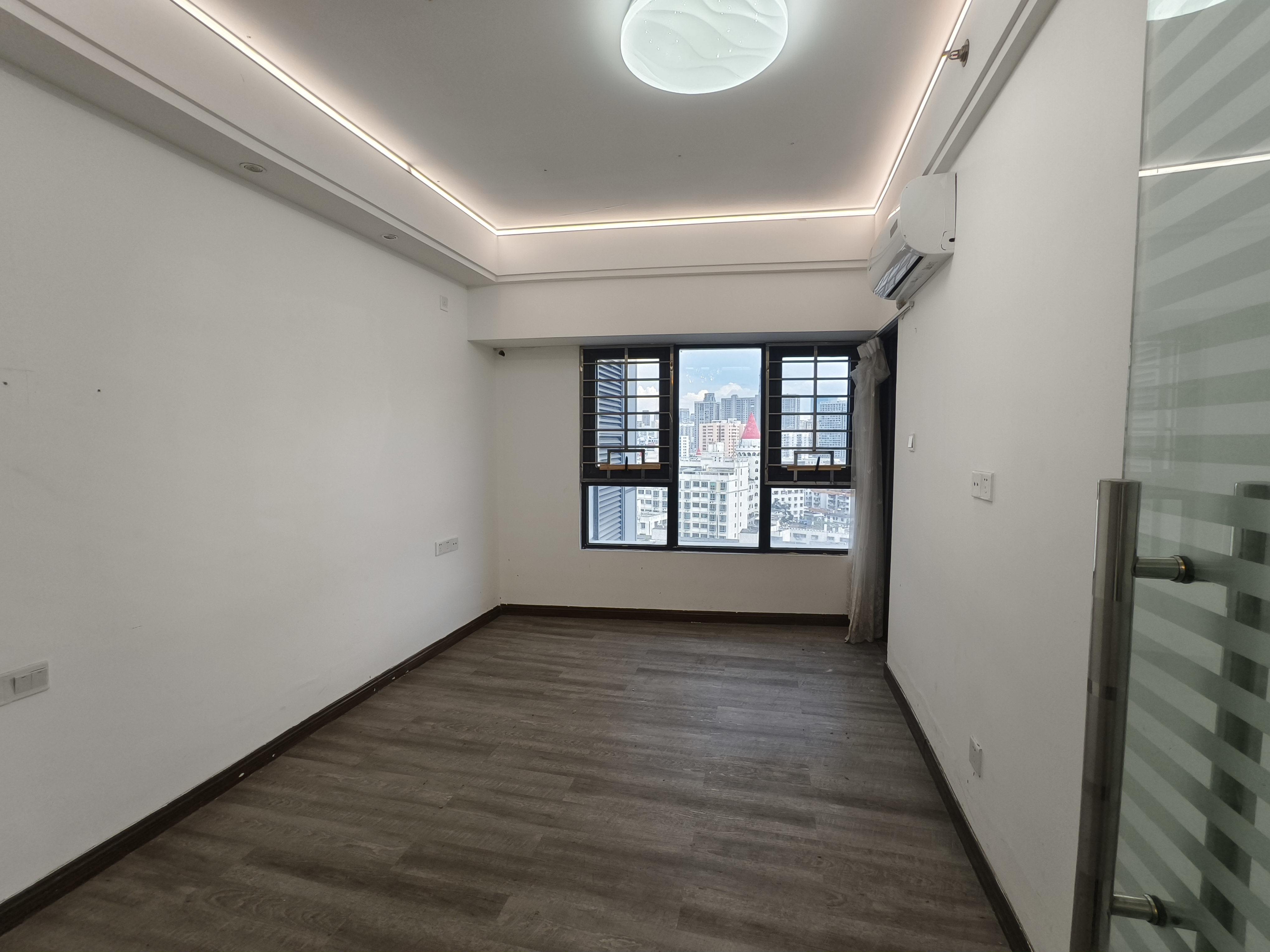 望海国际广场 1室1厅2卫 3200.0元/月 望海国际广场 1室1厅2卫 3200.0元/月室内图