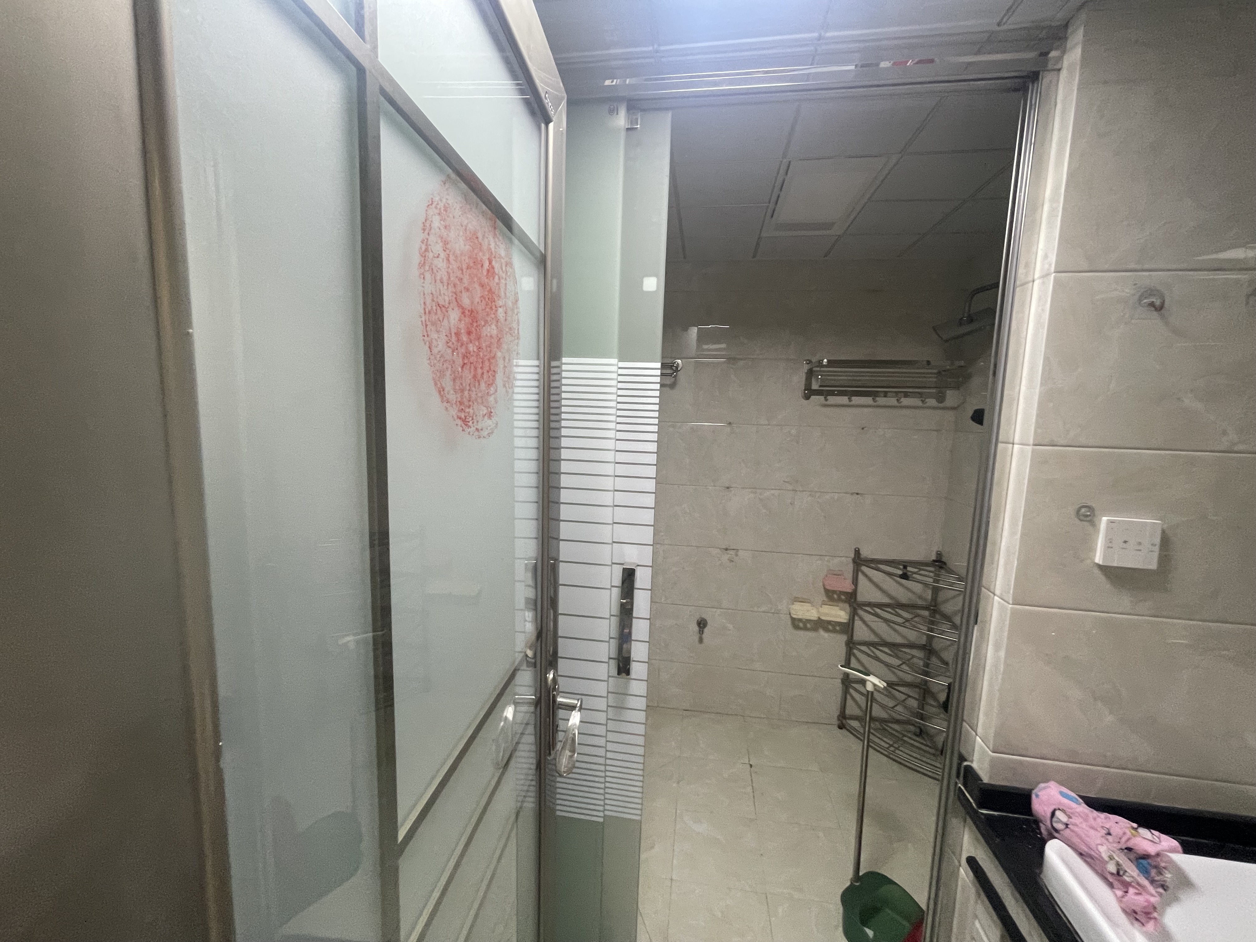 融冠亲城  3室2厅2卫   2200.00元/月室内图
