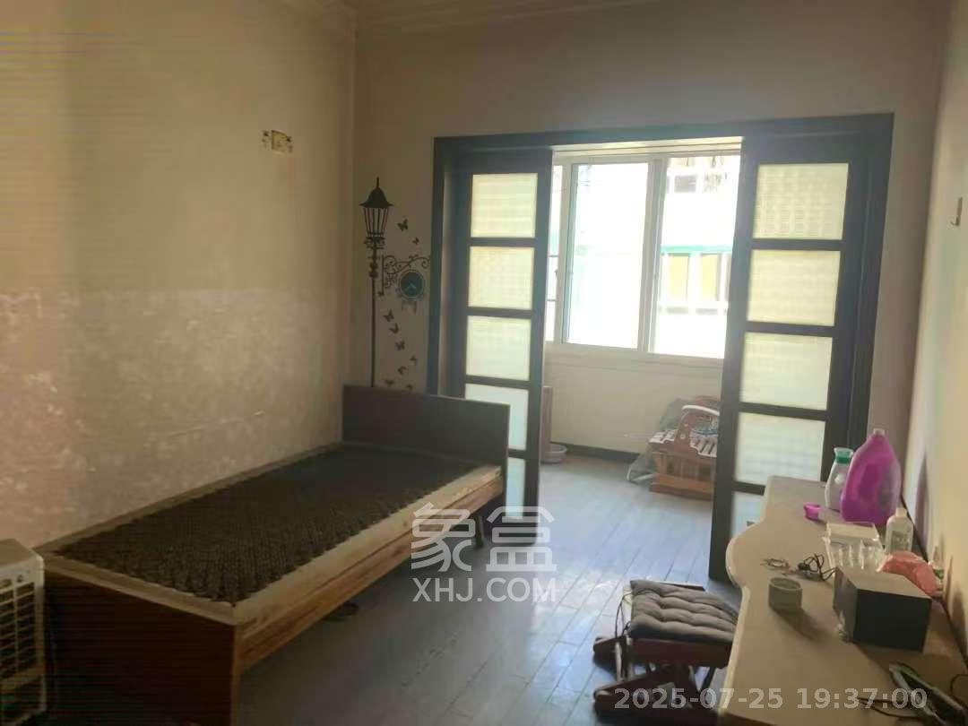 鑫天佳园 3室1厅2卫 1800.0元/月 鑫天佳园 3室1厅2卫 1800.0元/月室内图