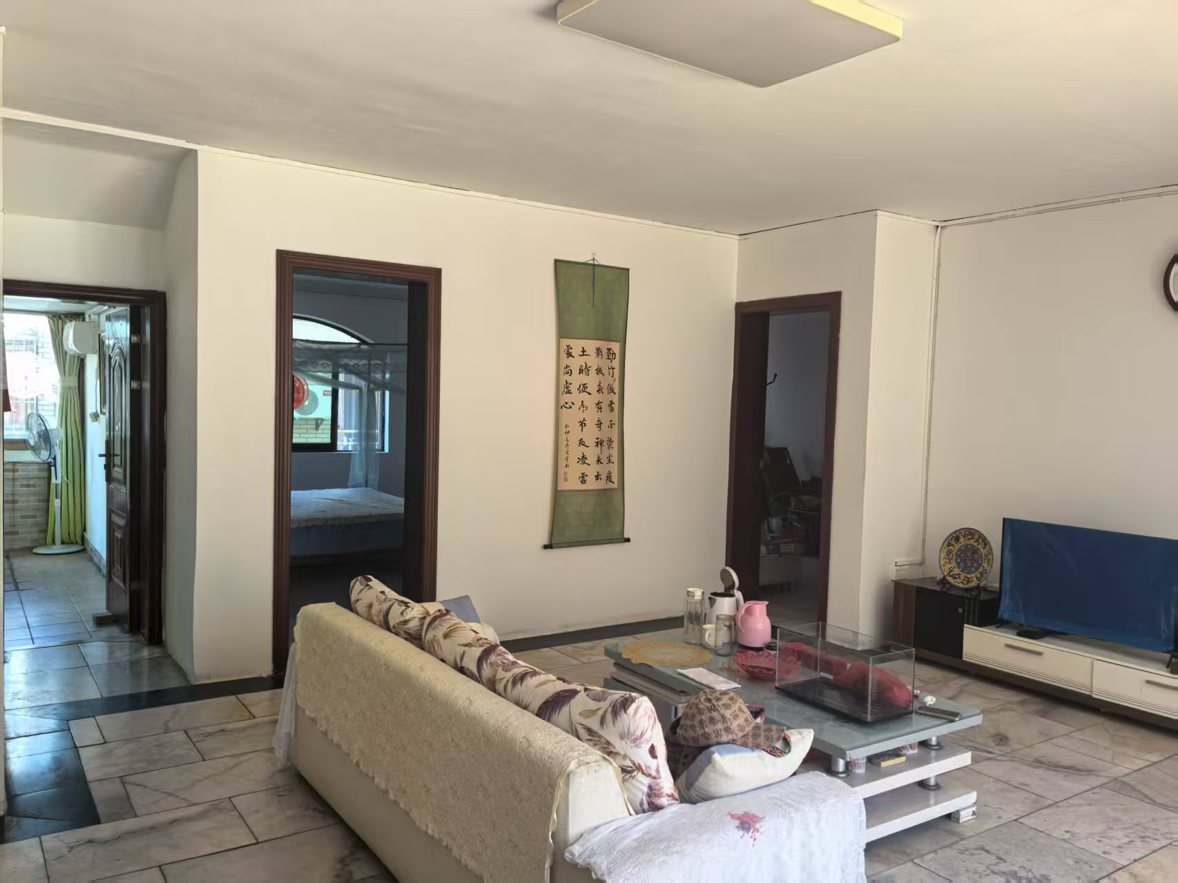 怡昌花园 3室2厅1卫 126.0万 怡昌花园 3室2厅1卫 126.0万客厅