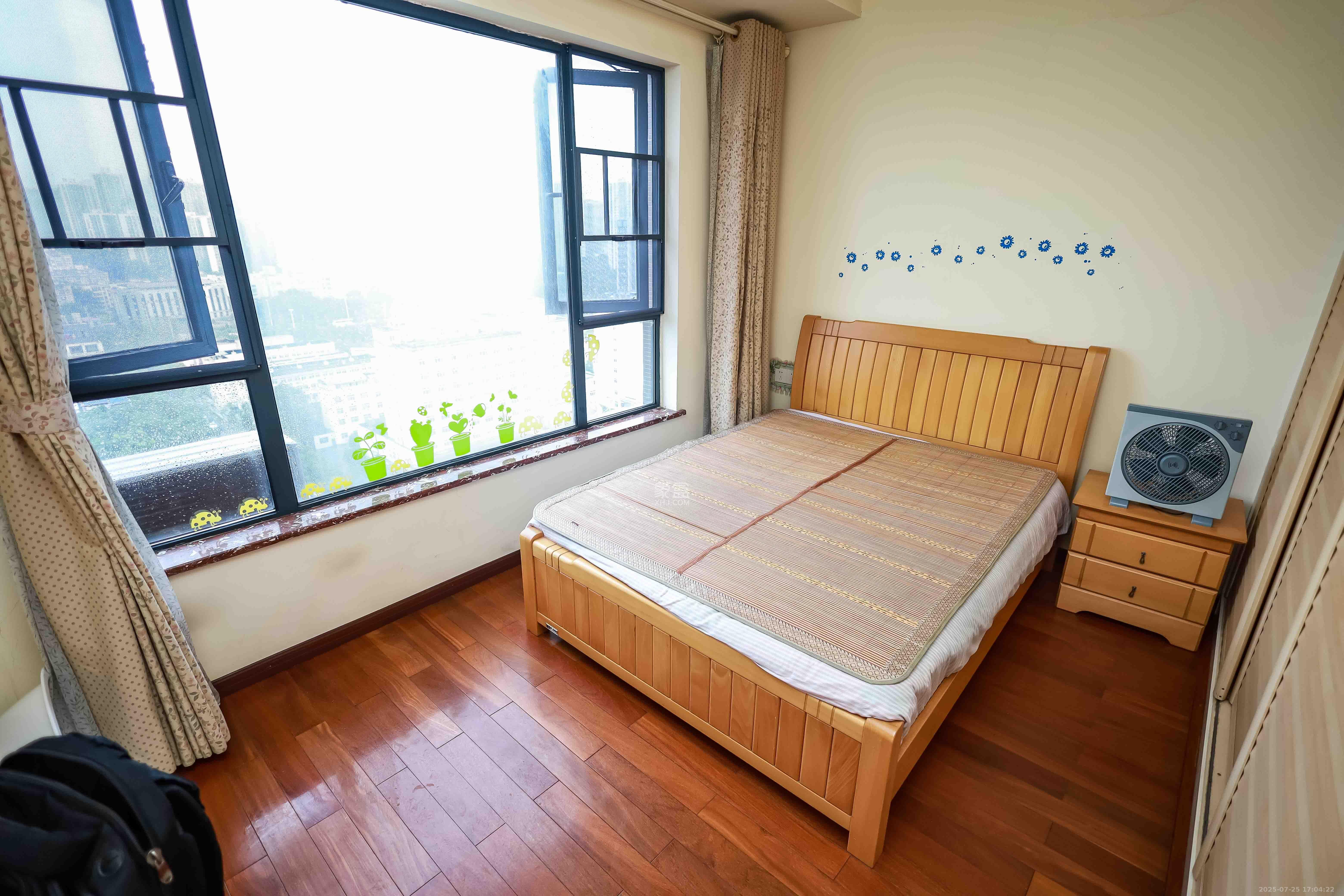 长房时代城  3室2厅1卫    2800.0元/月室内图