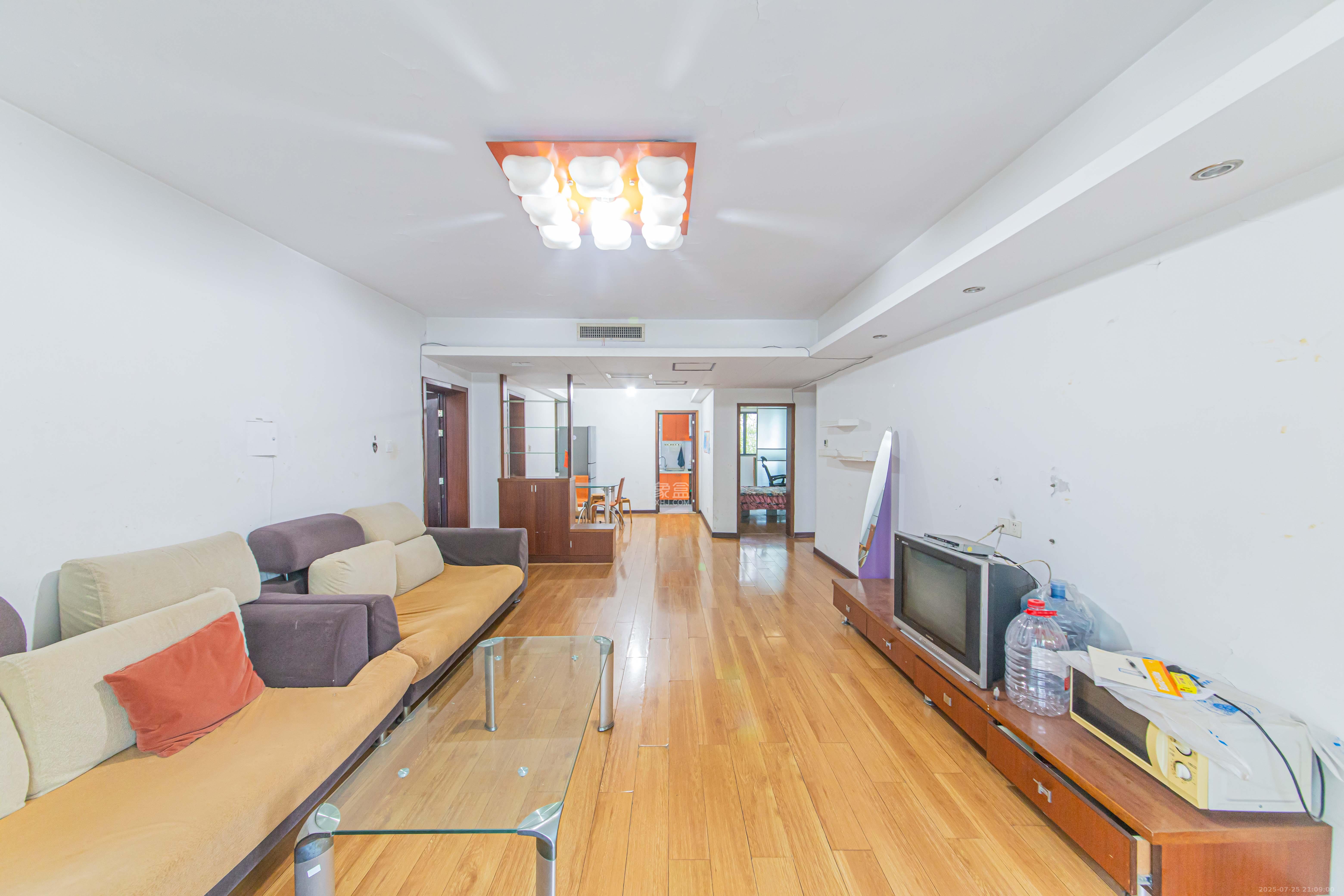 富景园 3室2厅2卫 96.0万 富景园 3室2厅2卫 96.0万客厅