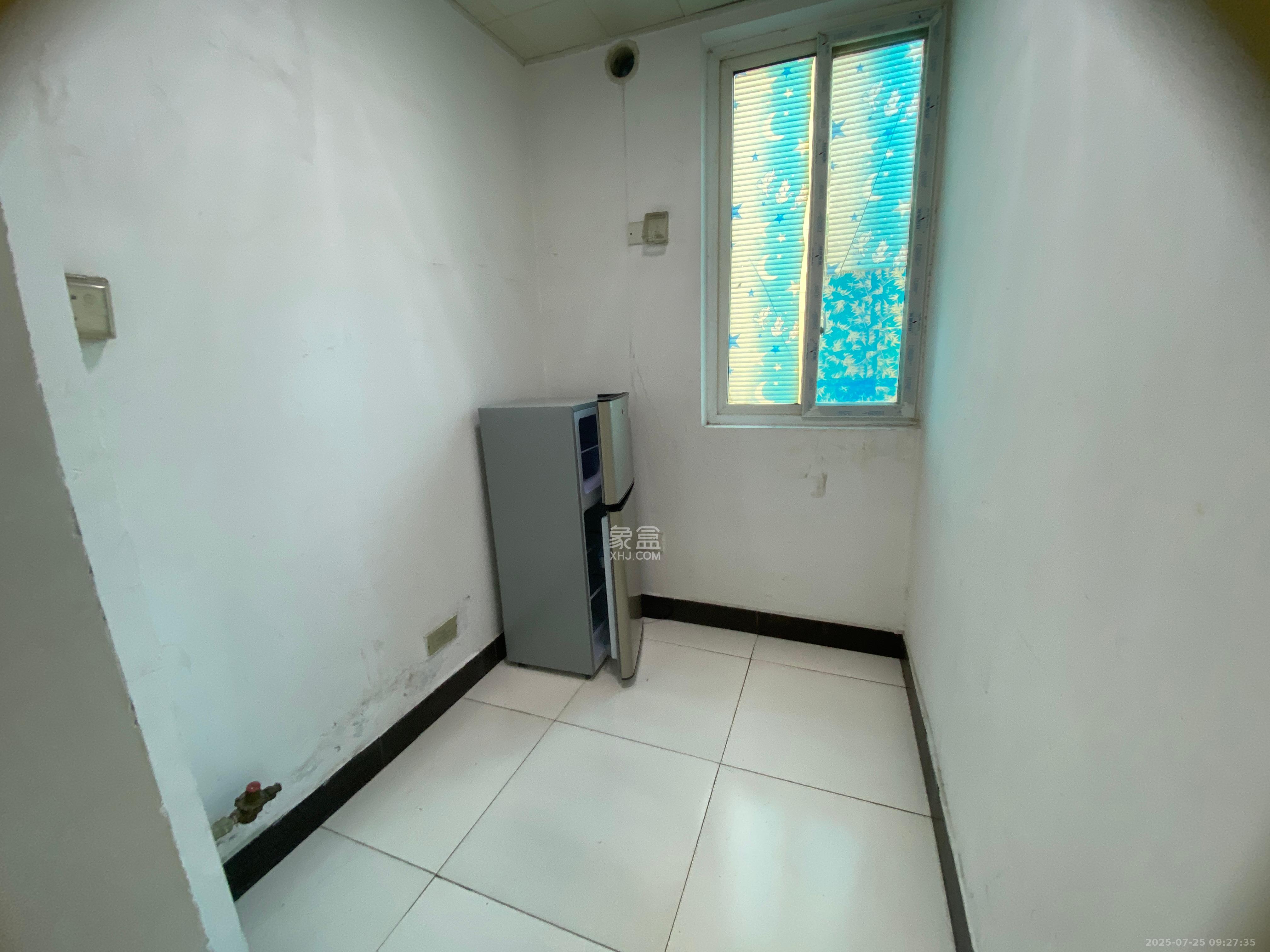 麓谷加州阳光  2室1厅1卫   2200.00元/月室内图