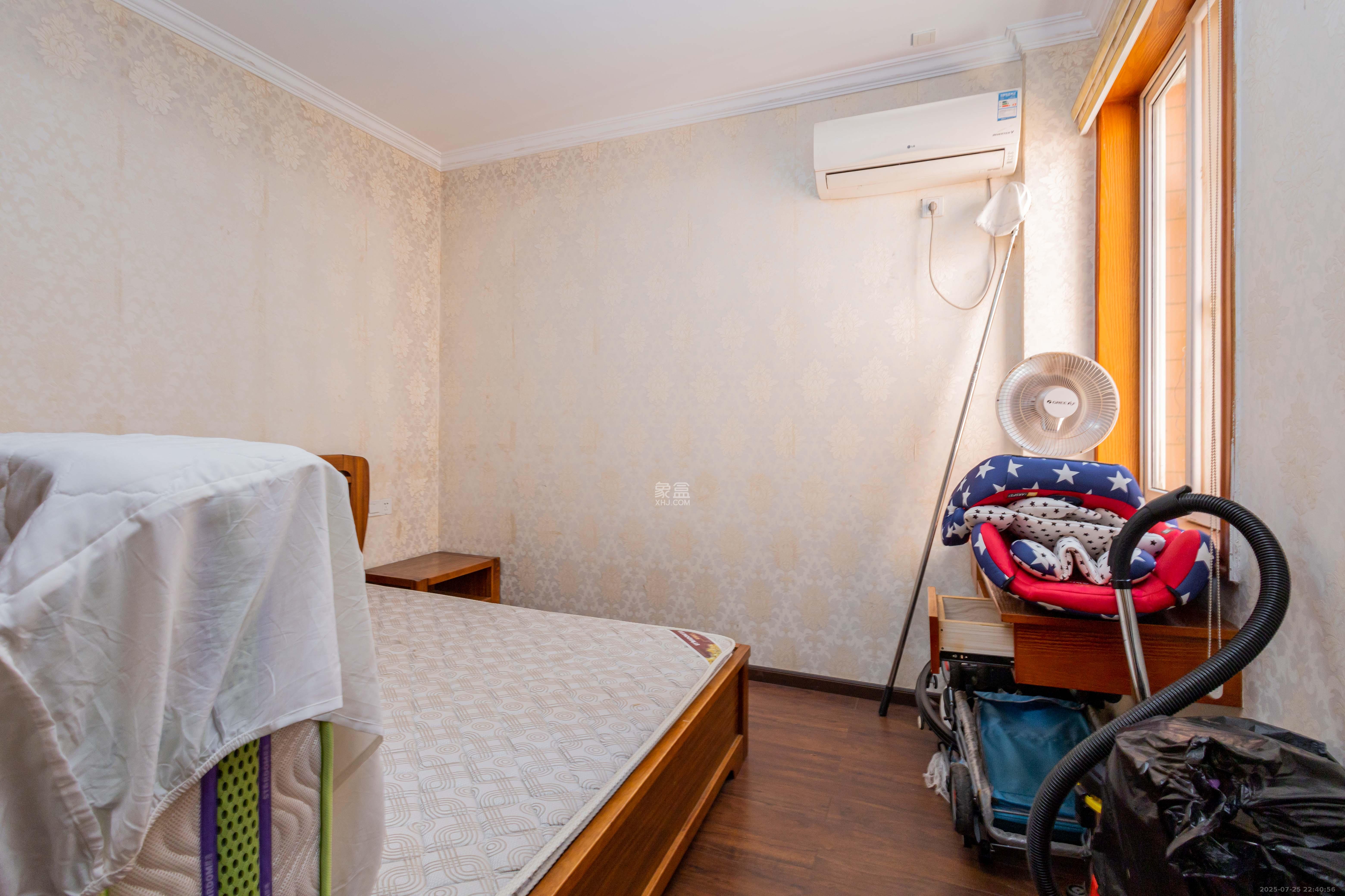 星城国际 3室2厅2卫 74.8万 星城国际 3室2厅2卫 74.8万卧室